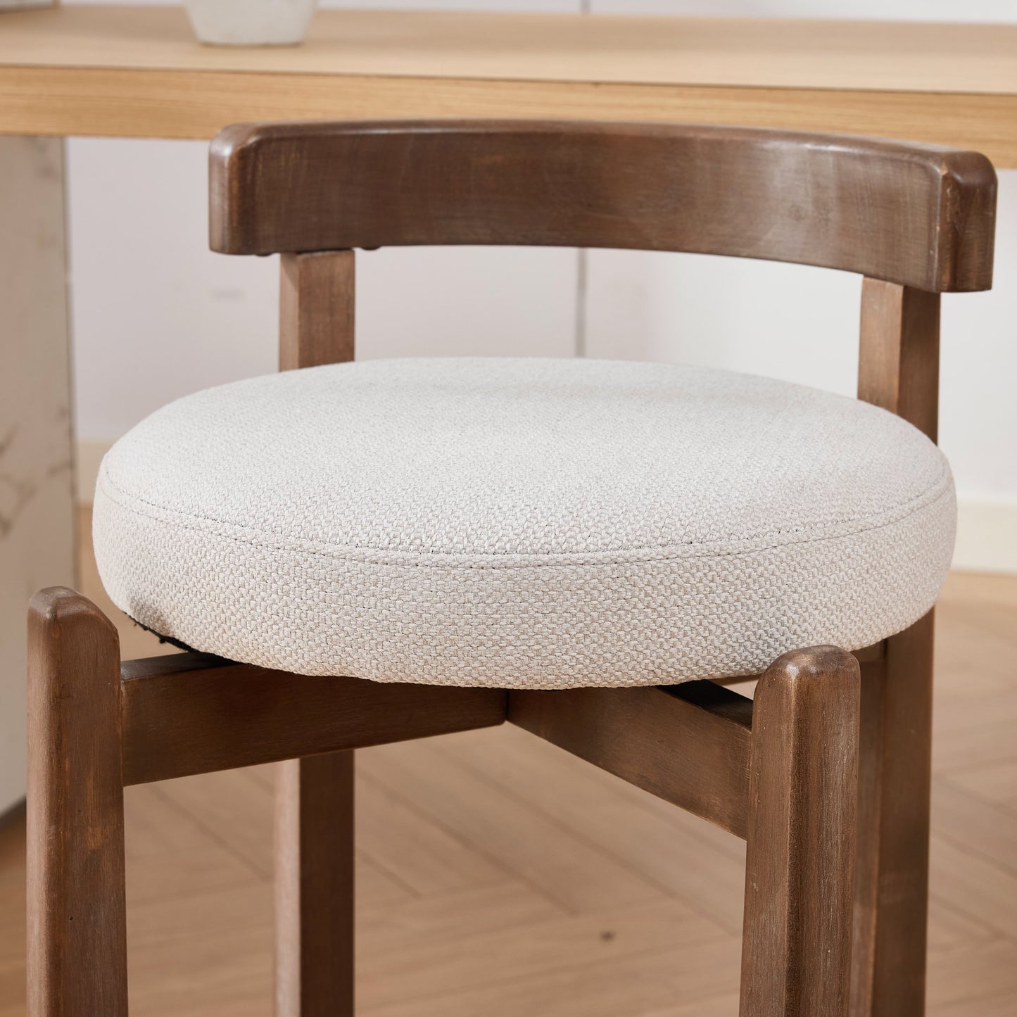 Set of 2 Swivel Counter Stools,Mid-Century Modern Bar Stools with Back,26 Inch Seat Height,Solid Wood Frame,Soft Linen Upholstered Bar Chairs with Footrest,Ideal for Kitchen Island,Beige,SW1882BG image 12