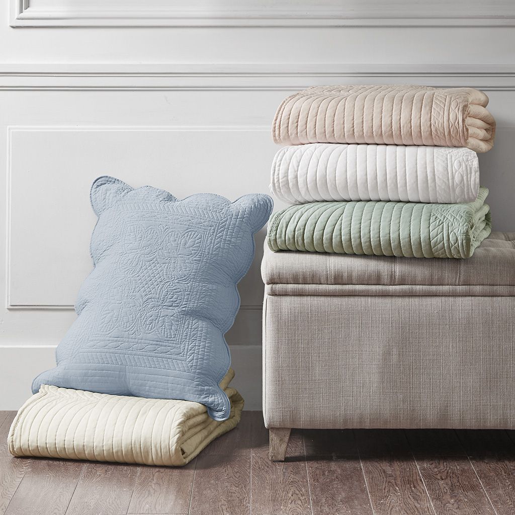 3 Piece Reversible Scalloped Edge Quilt Set Blue King/Cal King image 14