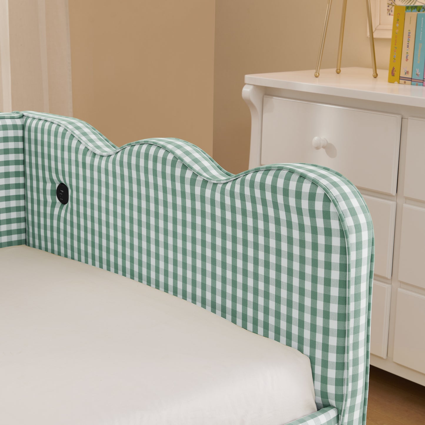 Cozy Gingham Daybed with Trundle Twin Size Sofa Bed No Box Spring Needed, with USB Port and Adorable Wave Shaped, Linen Fabric image 12