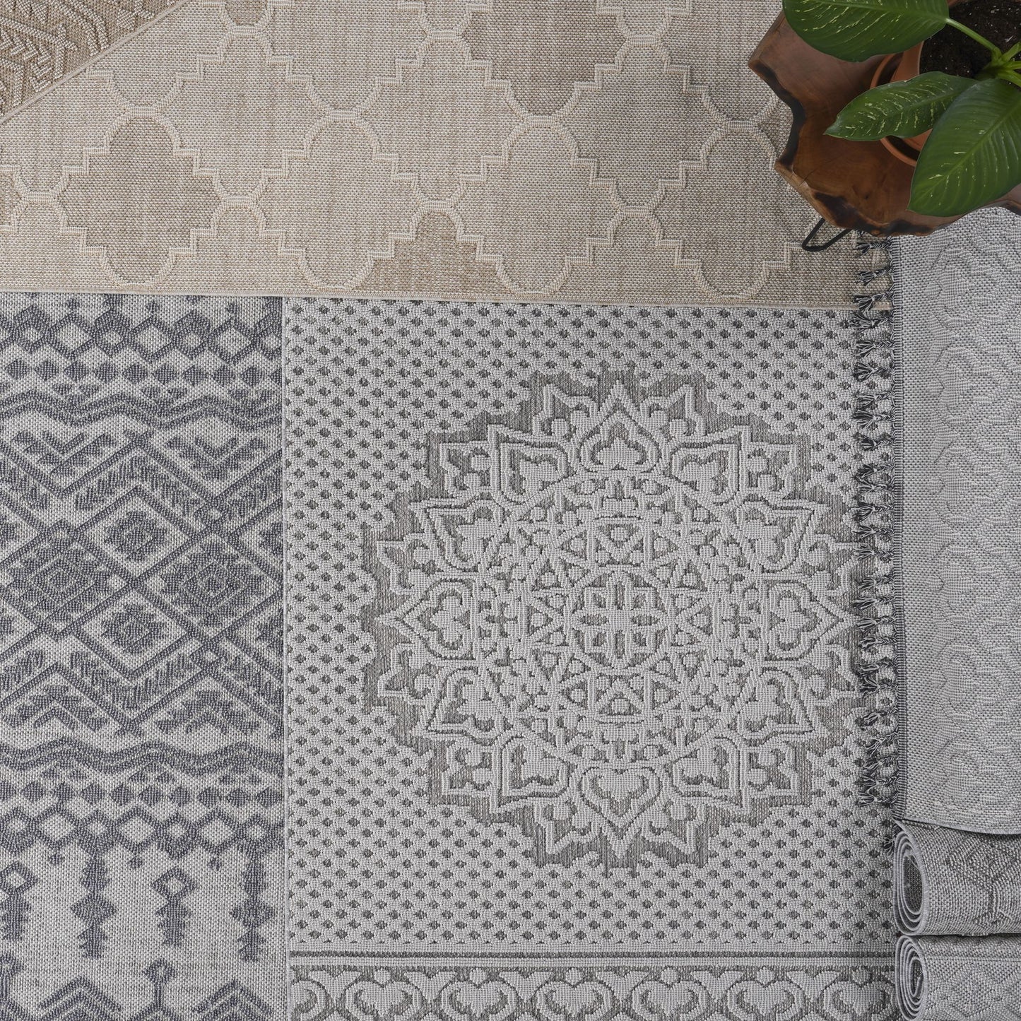 Guros Collection 5X7 Cream / Trellis Indoor / Outdoor Area Rug image 7