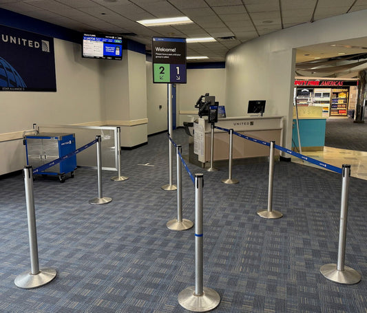 📢 United First Class Boeing 737 MAX Review – Enhanced Cabin Experience from IAD to MIA with Comfort & Connectivity