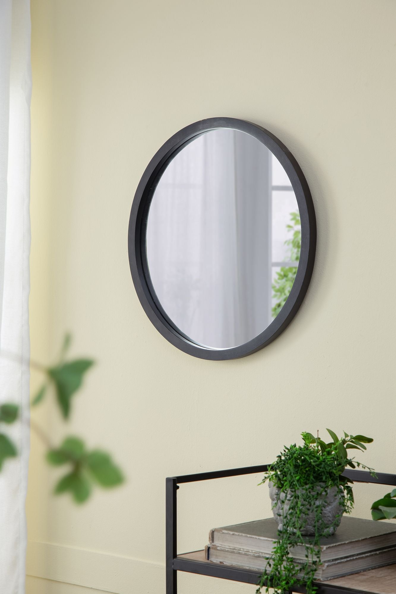 20" x 20" Circle Wall Mirror with Wooden Frame and Black Finish, Wall Mirror for Living Room, Dining Room, Foyer, Bathro image 7
