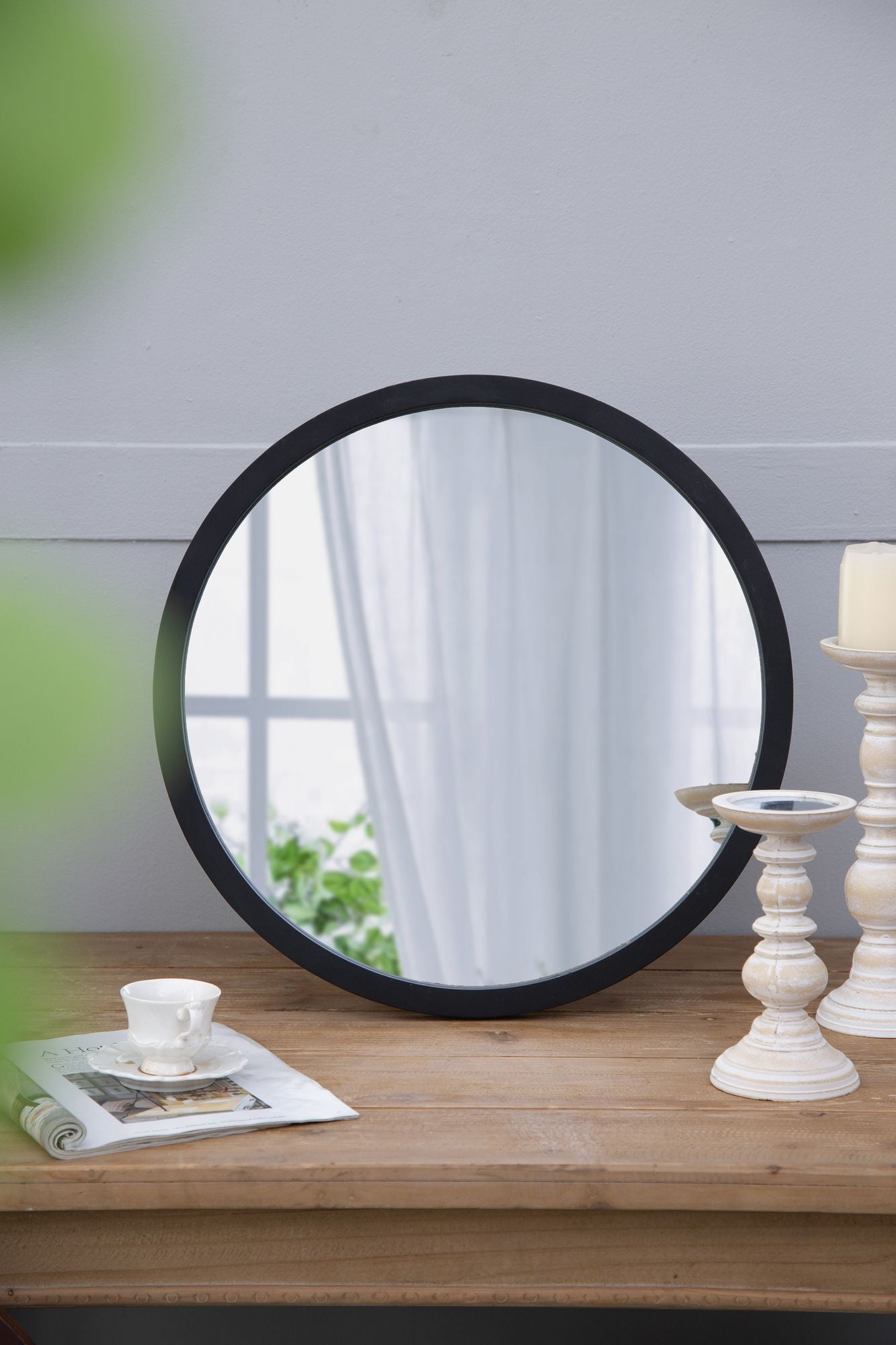 20" x 20" Circle Wall Mirror with Wooden Frame and Black Finish, Wall Mirror for Living Room, Dining Room, Foyer, Bathro image 8