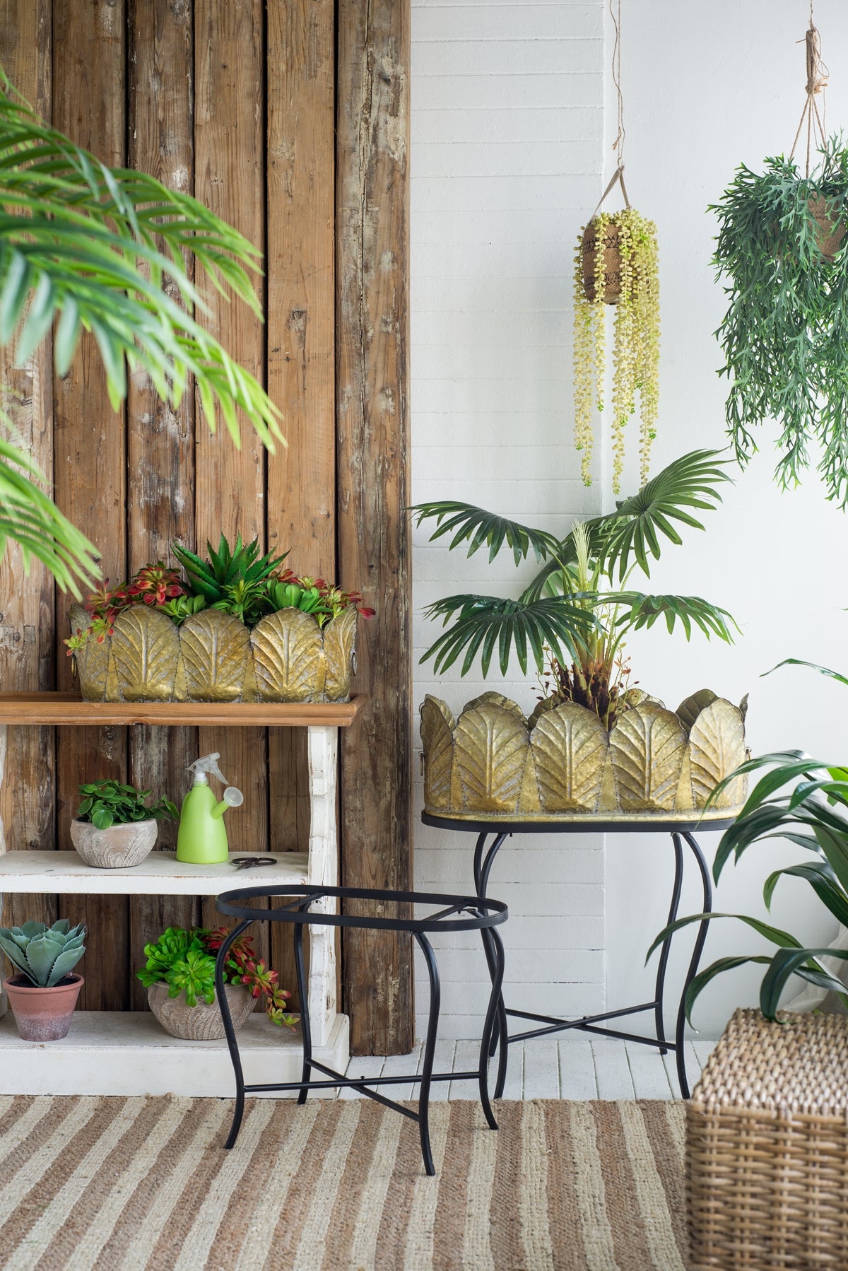 Set of 2 Metal Planter With Iron Legs Stand, L:27.2x19x32.3" S:23.5x16x26.5" image 9