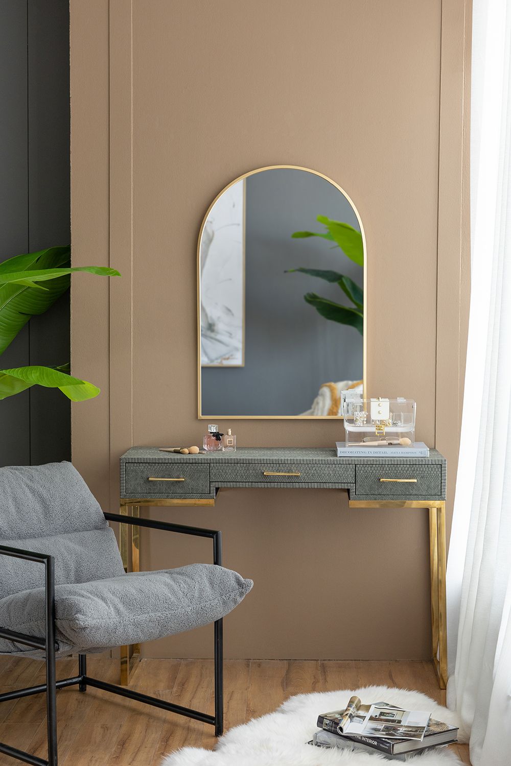 24" x 36" Arched Accent Mirror with Gold Metal Frame for Bathroom, Bedroom, Entryway Wall image 11