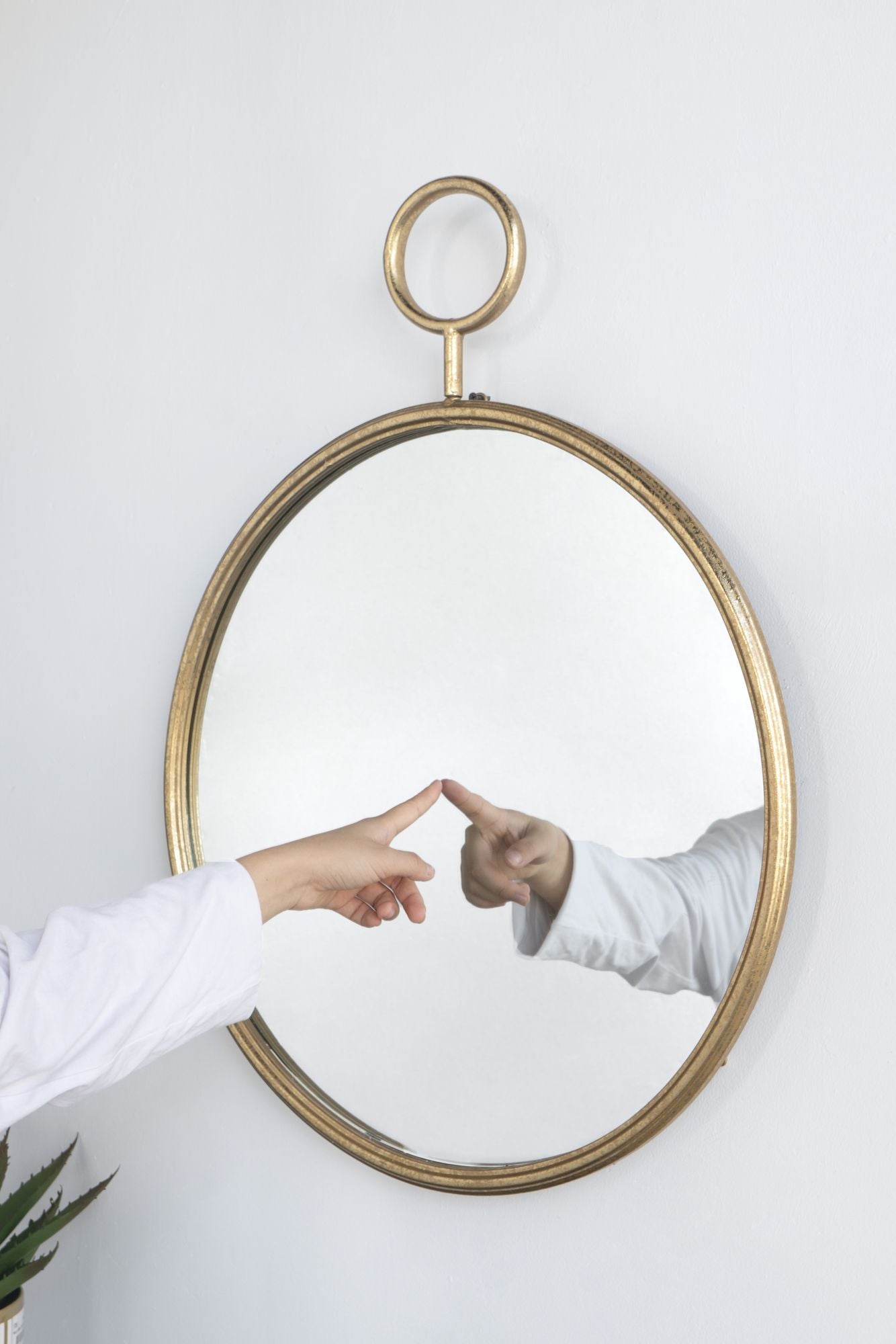 Large circle mirror for entryway with gold frame