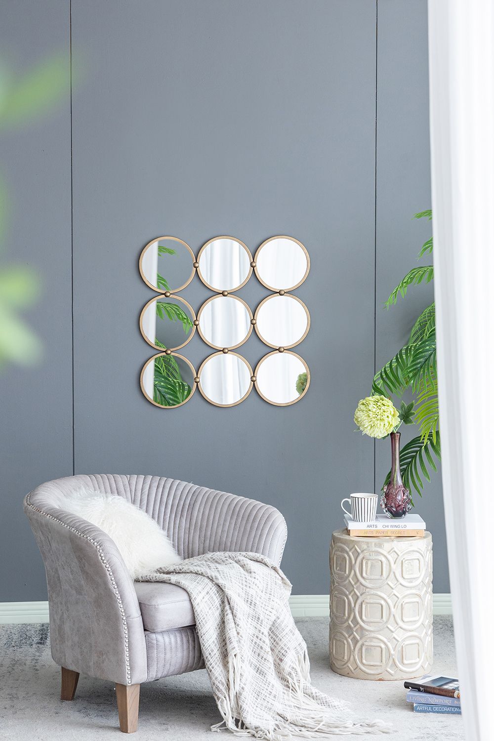 Square contemporary mirror with iron frame and mirror inserts