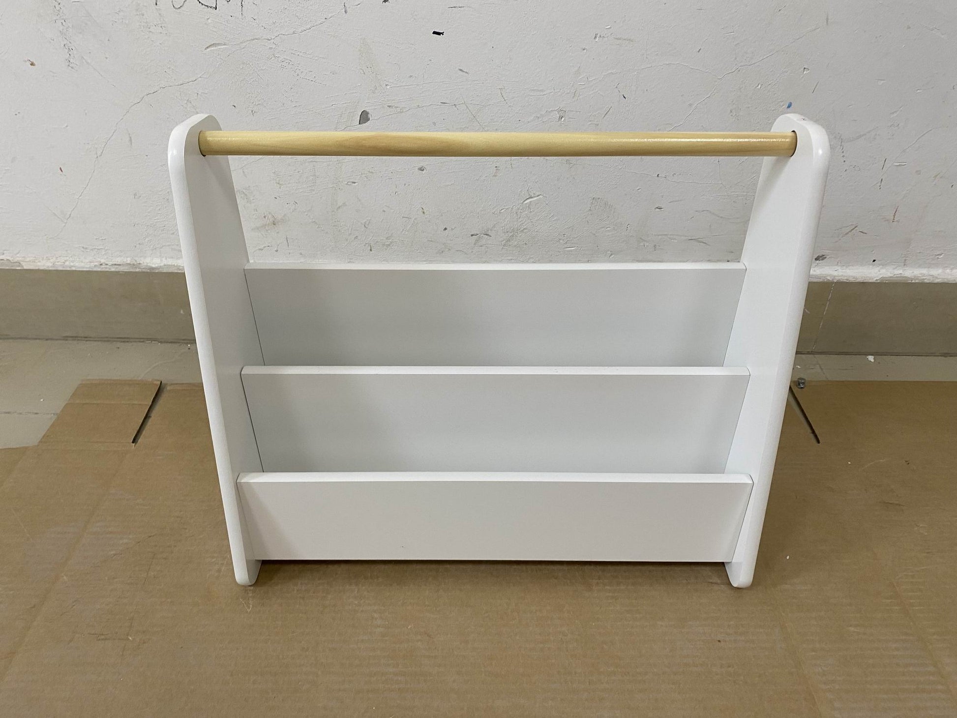 Kids Bookshelf with Wooden Handle, 2-Tier Front-Facing Toddler Bookcase, Portable Children's Book Storage Organizer for Bedroom, Playroom, Nursery, or Classroom, White image 6