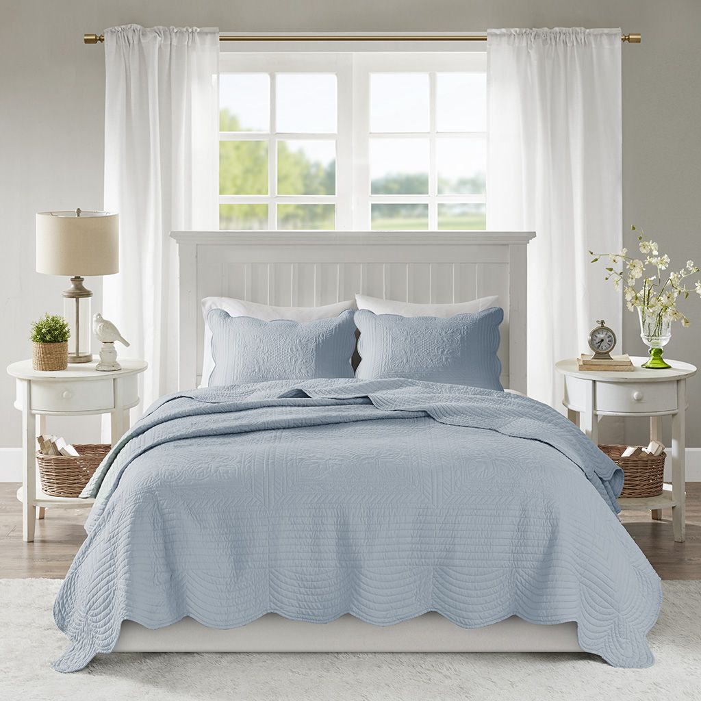 3 Piece Reversible Scalloped Edge Quilt Set Blue King/Cal King image 1