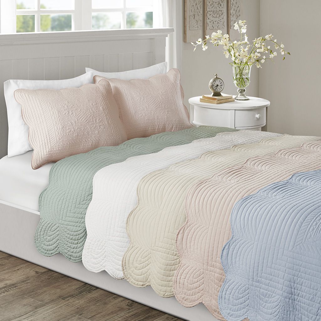 3 Piece Reversible Scalloped Edge Quilt Set Blue King/Cal King image 13