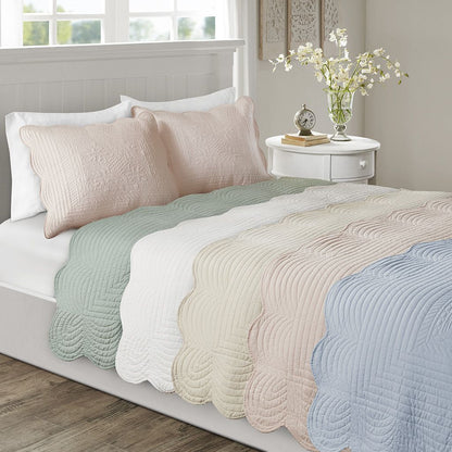 3 Piece Reversible Scalloped Edge Quilt Set Blue King/Cal King image 13