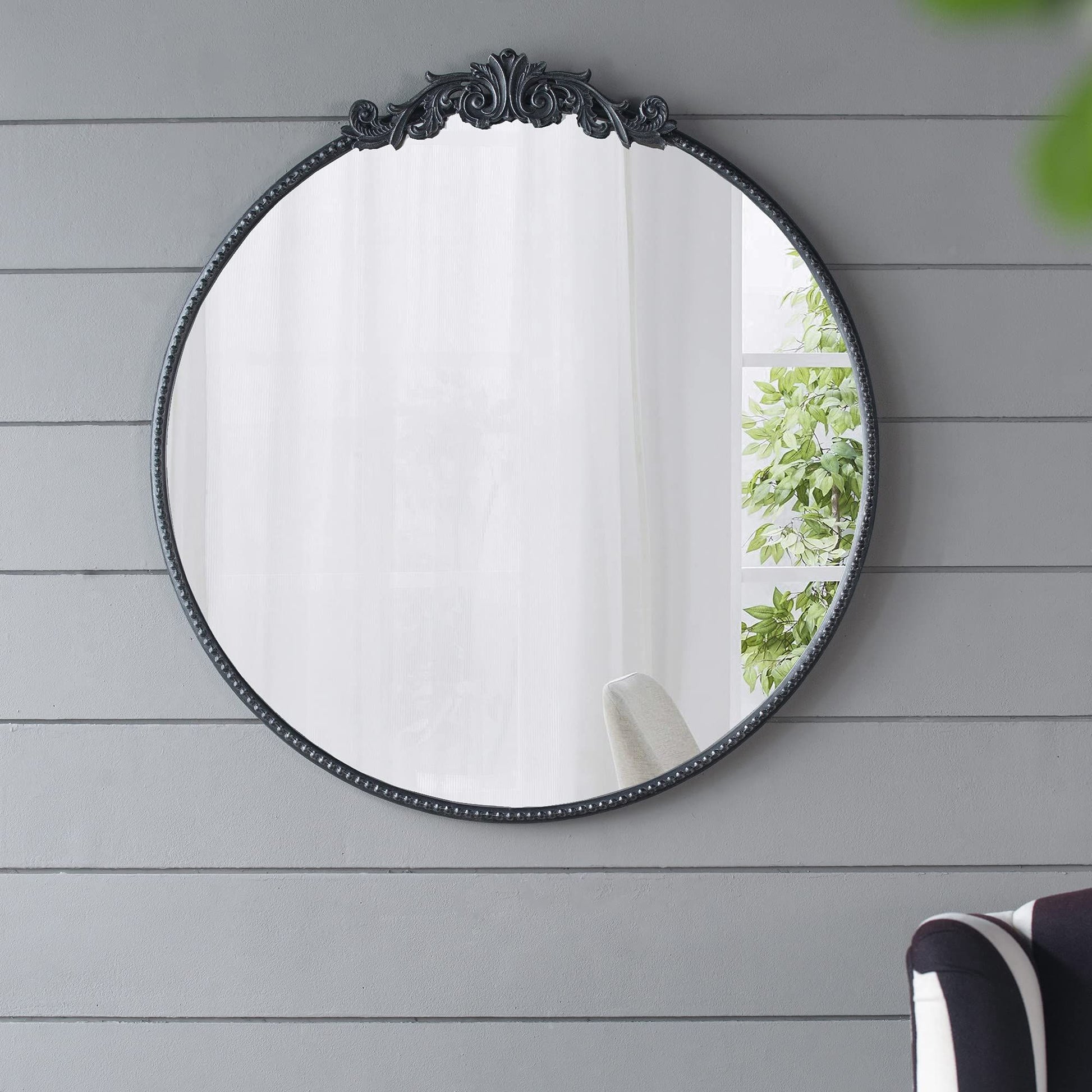 Baroque inspired round mirror black 30x32