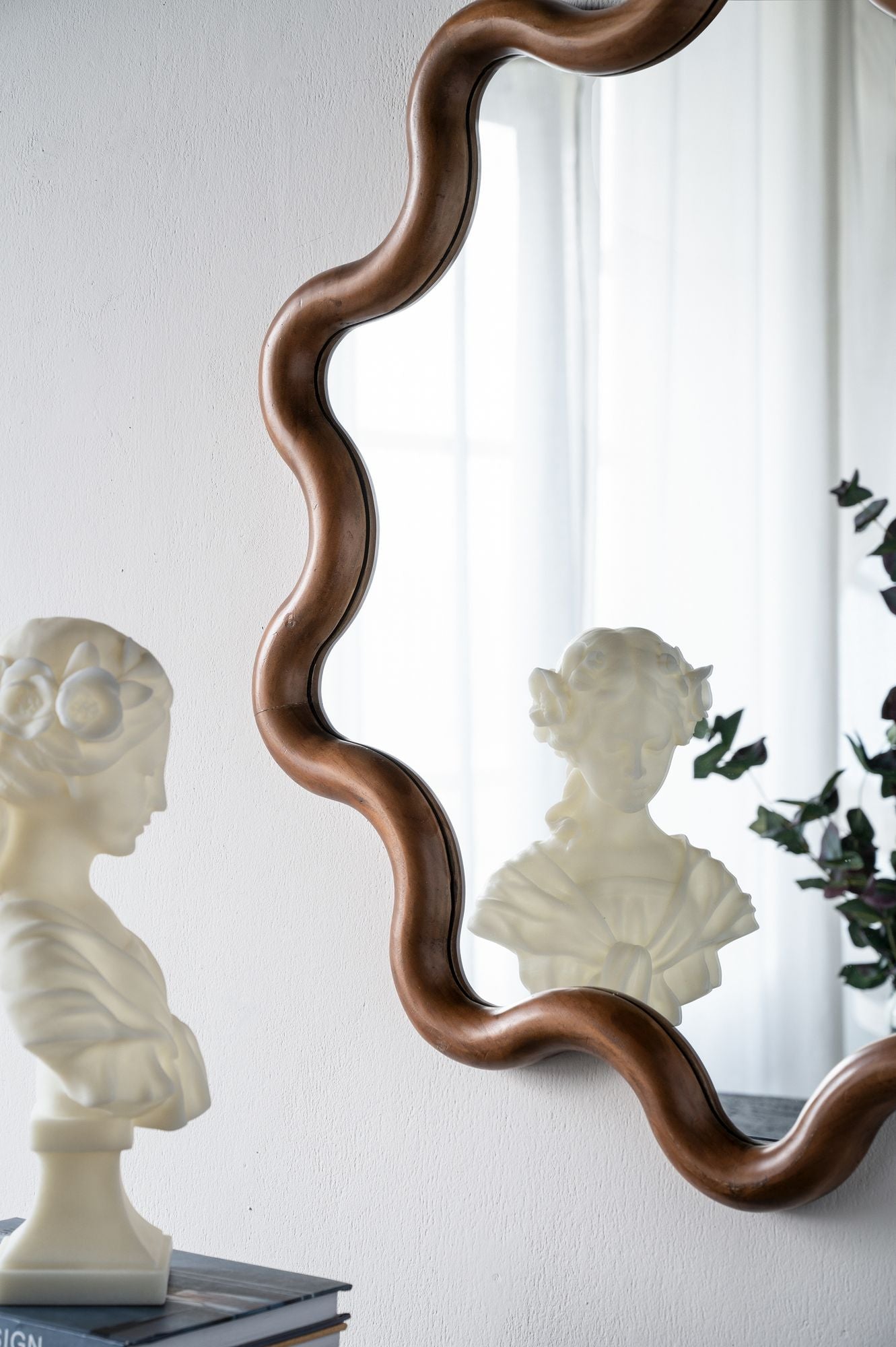31" x 30" Wooden Accent Mirror with Unique Frame, Wall Mirror for Living Room Bedroom Entryway image 9