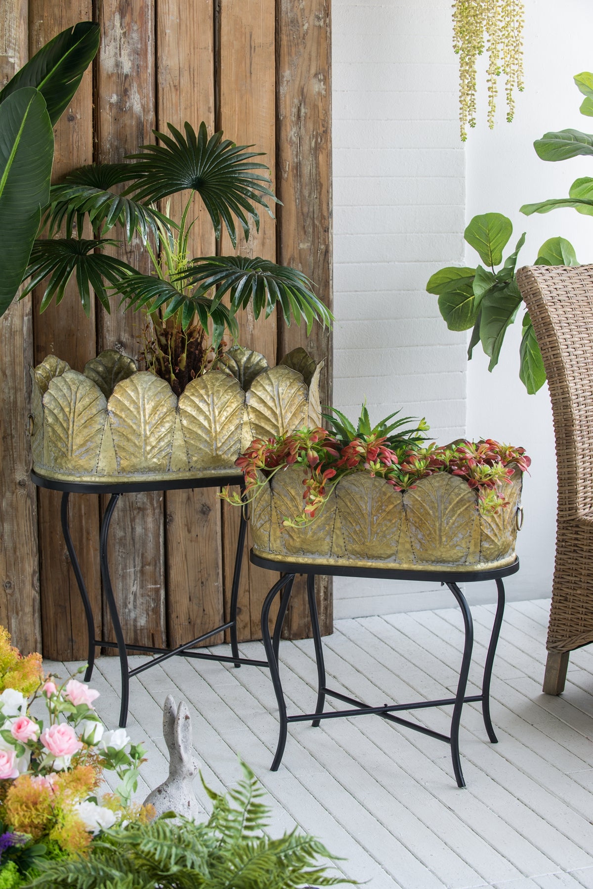 Set of 2 Metal Planter With Iron Legs Stand, L:27.2x19x32.3" S:23.5x16x26.5" image 8