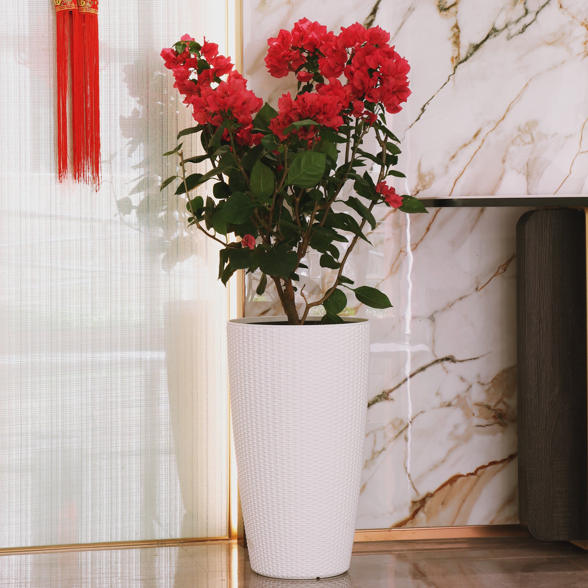 Set of 2 Faux Rattan Tall Planters Outdoor Indoor Large Planters with Water Level Monitor Inner Bucket, Automatic Watering, Flower Plant Pots for Garden, Patio, Porch, Backyard (White, 22 inch) image 12