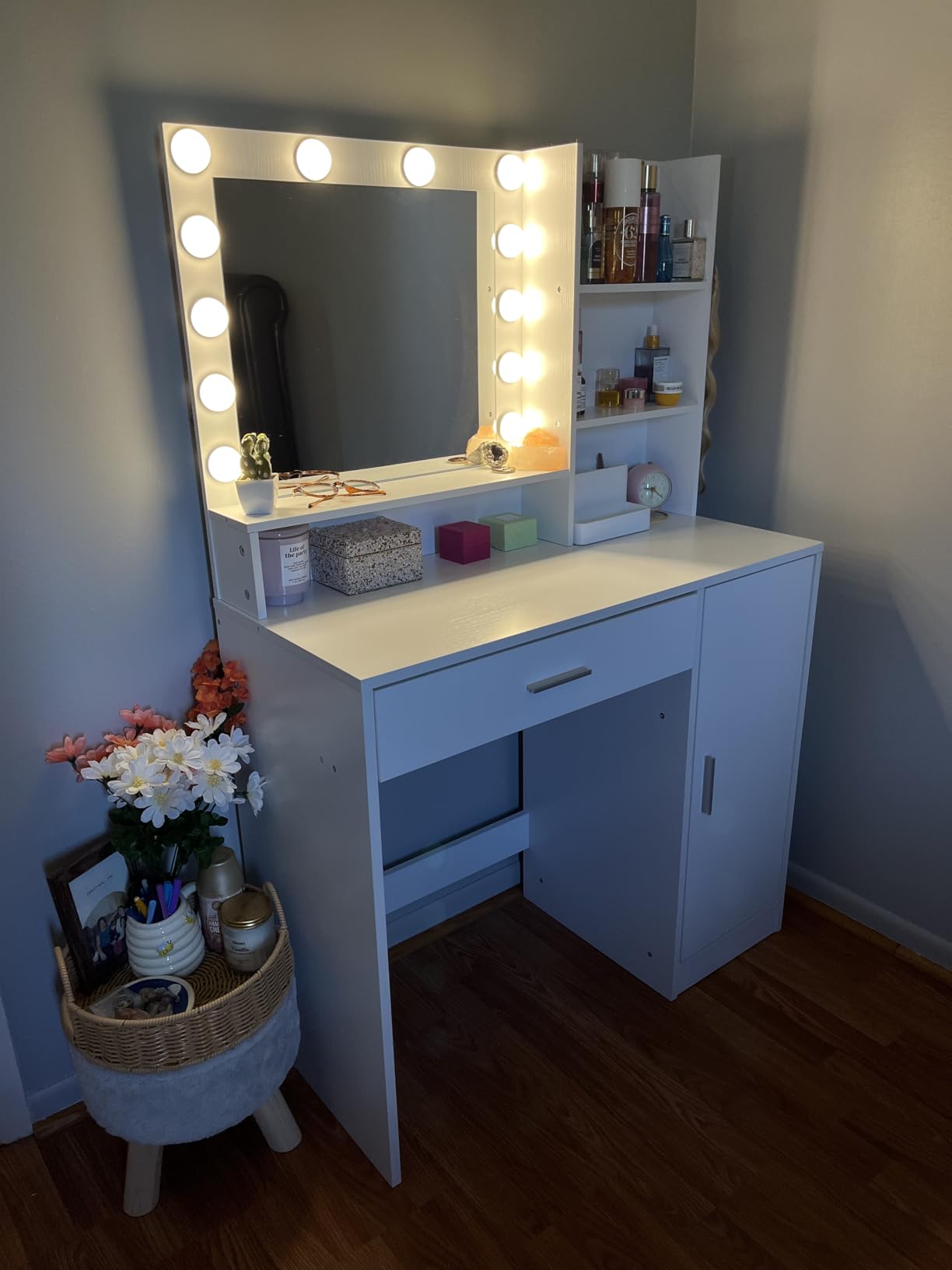 Vanity Desk with Mirror & Light, Large Drawer Three Level Storage Dresser, 3 Lighting Modes Adjustable Brightness, Bedroom Dressing Table(Pink) image 2