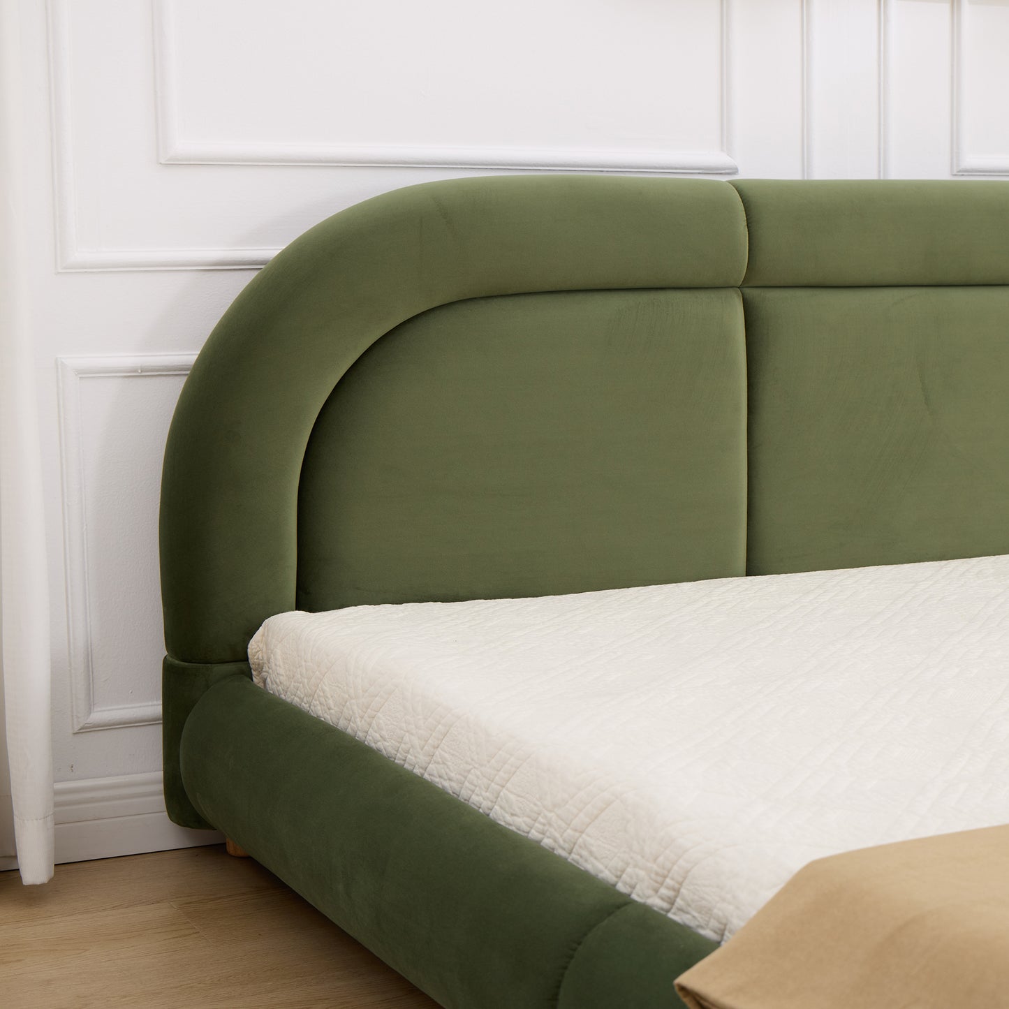 King Size,Modern Curved Upholstered Low Profile Platform Bed with Rounded Headboard(Velvet,Green) image 4