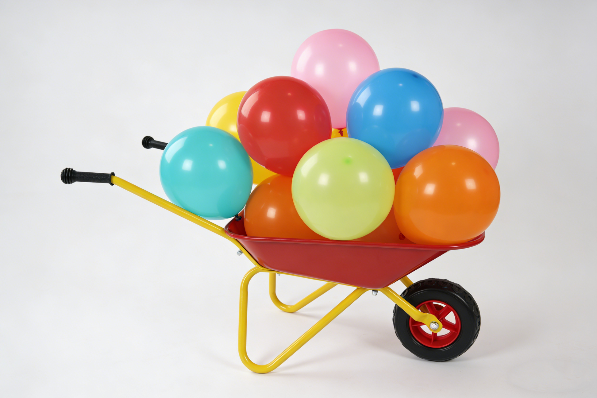 Children's metal wheelbarrow, Maximum load capacity: 33LBS,children's heavy wheelbarrow, metal structure wheelbarrow, steel tray, can be used in gardens, loading leaves, soil, sand, etc. (red) image 10