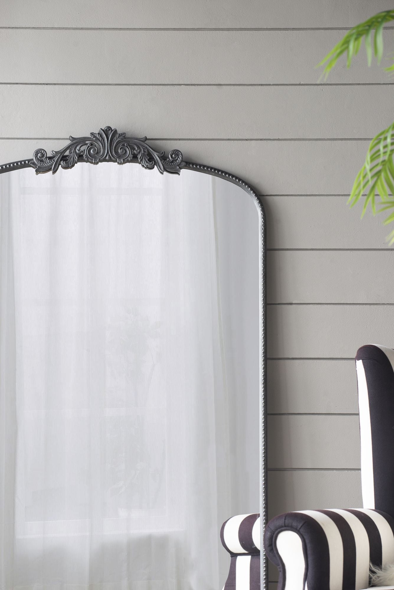 66x36 mirror side view showing depth