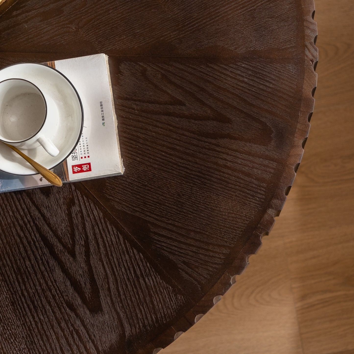 35.4 "Round Retro Coffee Table, Coffee Table Suitable For Coffee and Home Decor, Brown image 7