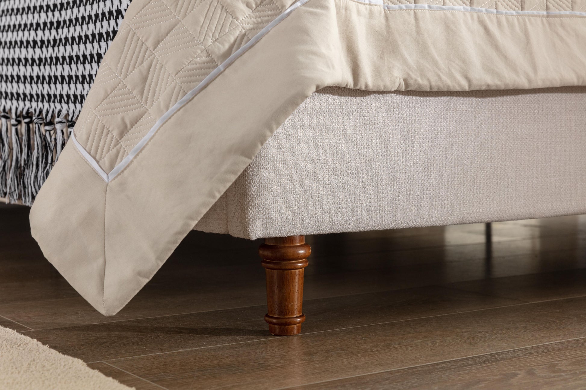 Hayden Upholstered Wingback Bed Size Queen / Tall 54" Headboard Upholstered Queen Bed / Without Wooden Slats / Box Spring Request / Queen / Textured Ivory Canvas / Elegant Simplicity / Easy Assembly image 9