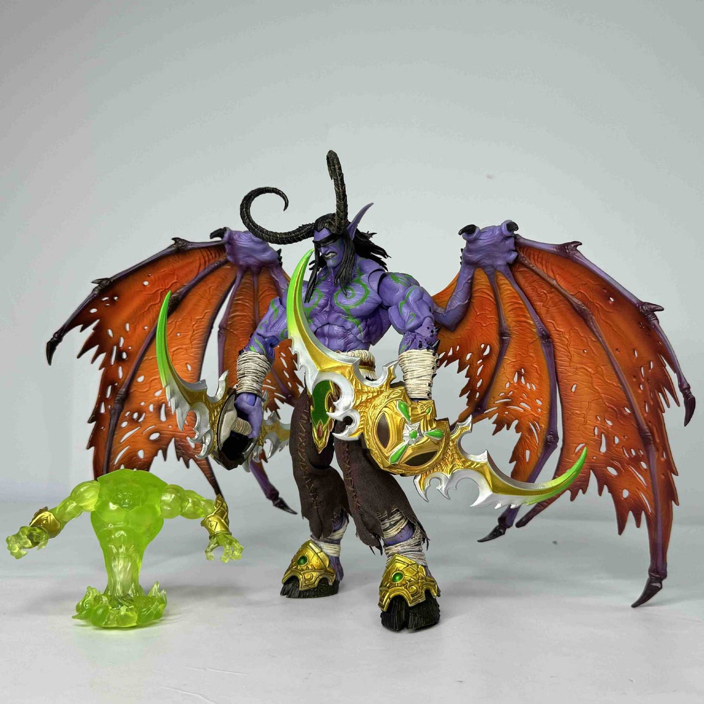 World of Warcraft Illidan Stormrage GK Light-Up Boxed Statue Model Desktop Ornament