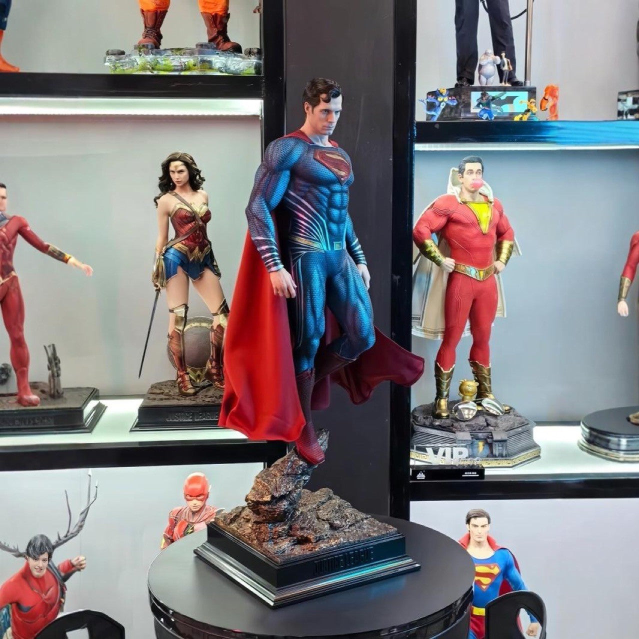 DC Justice League Man of Steel Superman GK Statue Figure Fashion Model Ornament