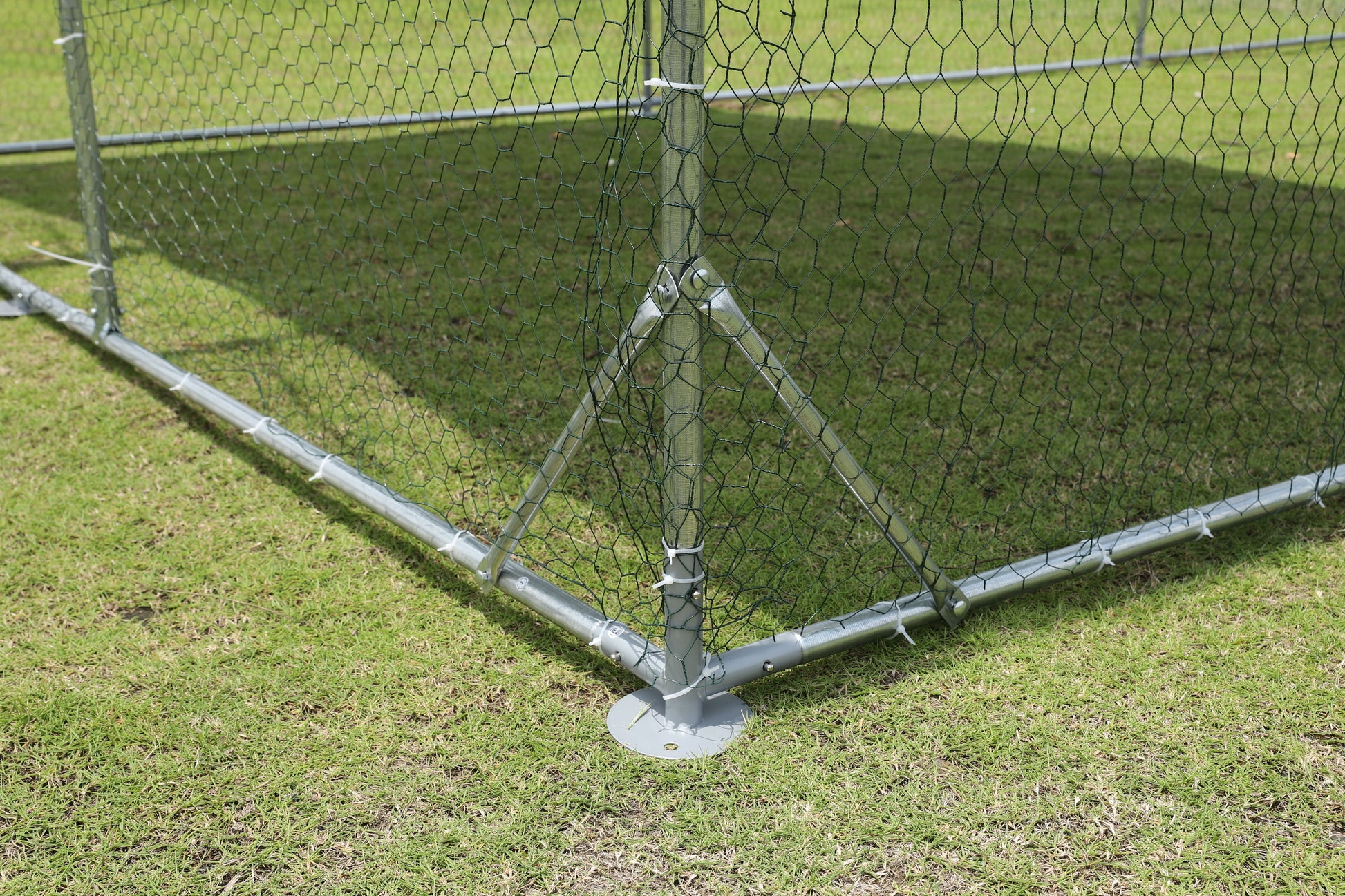 One rooms big size metal chicken coop upgrade three support steel wire impregnated plastic net cage, Oxford cloth silver plated waterproof UV protection, duck chicken rabbit image 3
