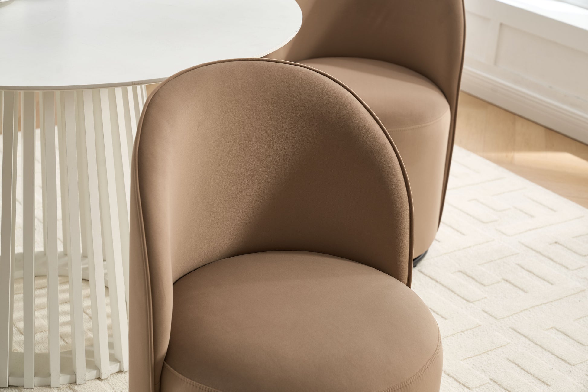 Set Of 1 Upholstered Kitchen & Dining Room Barrel Chair, Mid Century Modern Round Velvet Dining Chair, 360 Degree Swivel Comfy Armless Accent Makeup Vanity Side Chair for Bedroom Living Room image 9