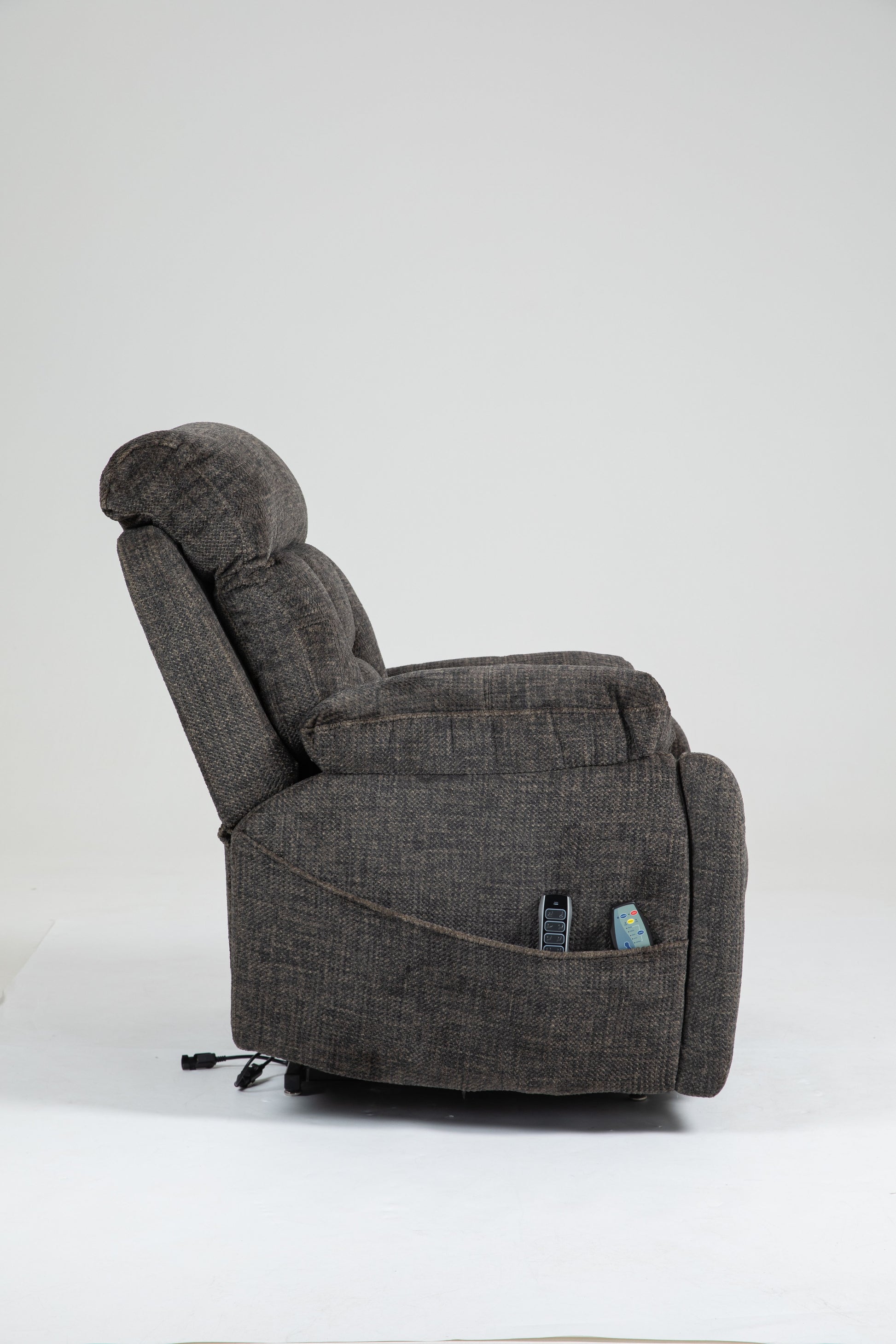 Old age electric lift chair, flat high density foam electric sofa, with heating and massage functions, can tilt to 180 degrees, 2 pocket cup holders, 2 remote controls, 4 OKIN motors image 2