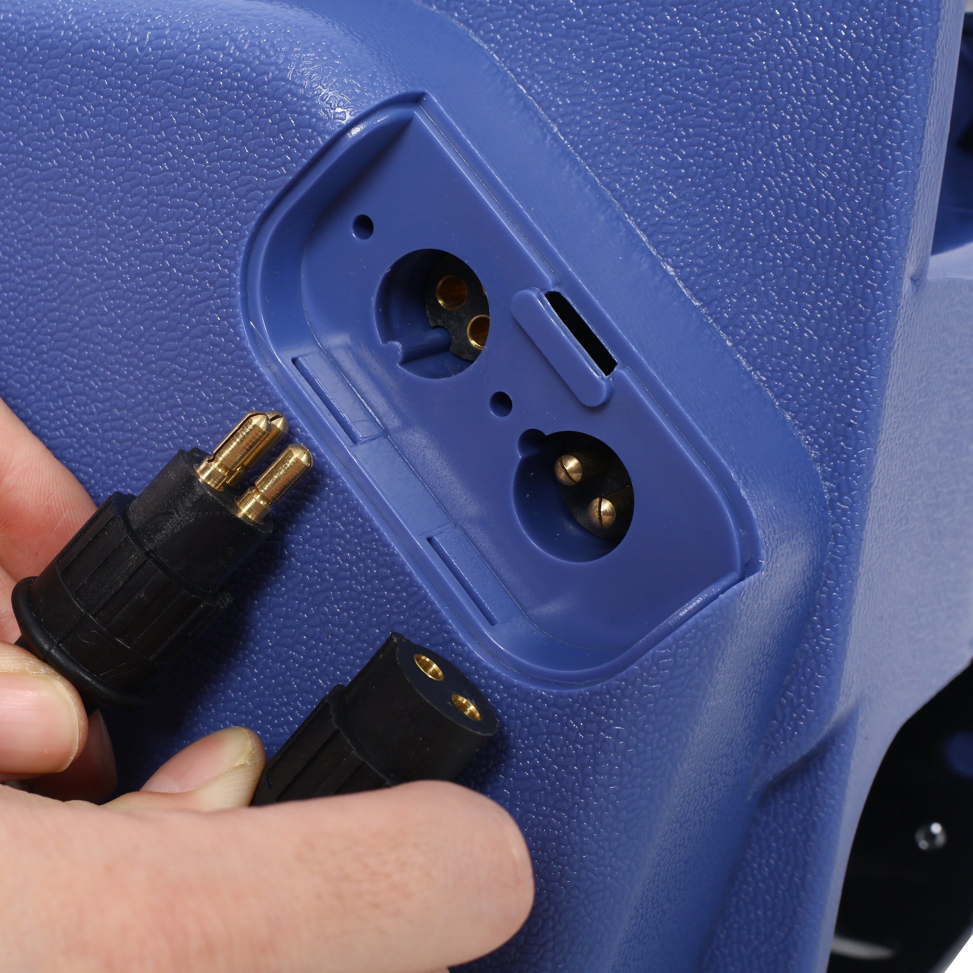 12v 2000lbs Trailer Winch,Reversible Electric Winch,for Boats up to 5000 lbs,Galvanized Wire Rope,with extra pulley hook, Rapid Mount, wirelss remote control,power in and power out.blue plastic casing image 10