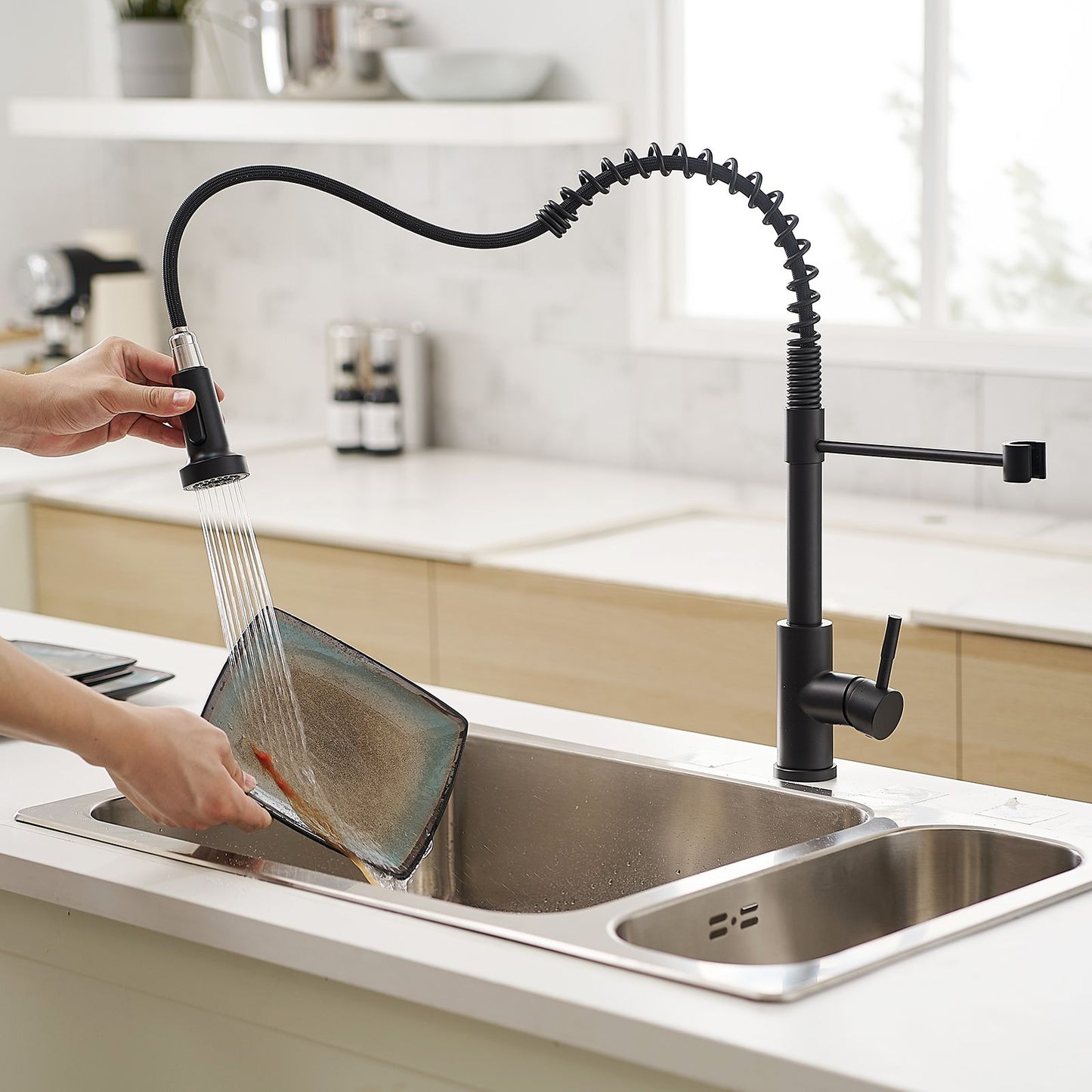 Commercial Black Kitchen Faucet with Pull Out Sprayer, Single Handle Single Lever Kitchen Sink Faucet image 6