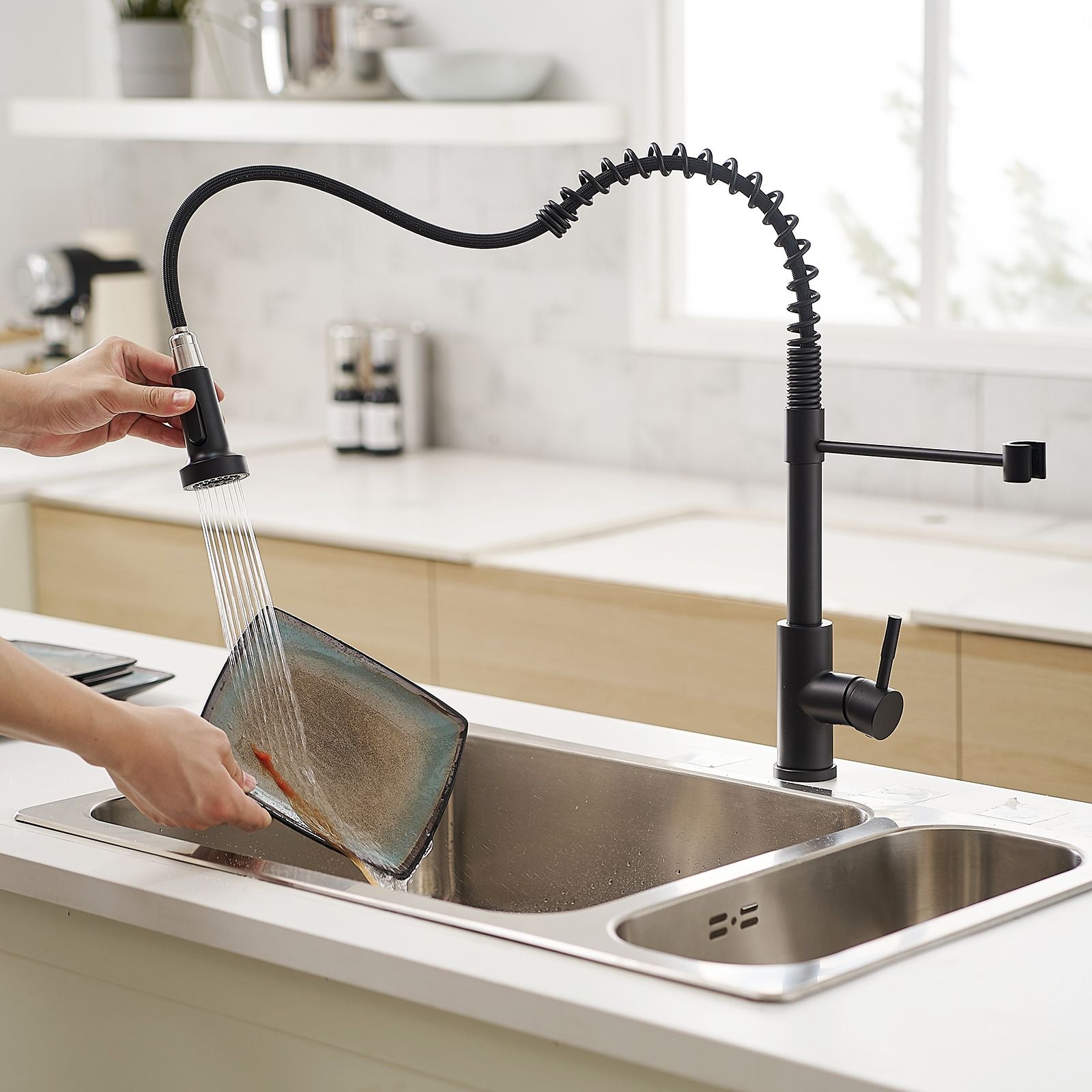Commercial Black Kitchen Faucet with Pull Out Sprayer, Single Handle Single Lever Kitchen Sink Faucet image 6