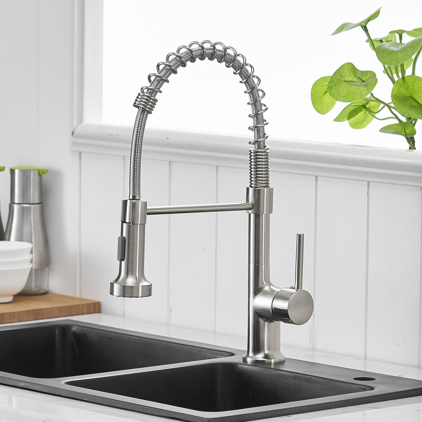 Commercial Kitchen Faucet with Pull Down Sprayer, Single Handle Single Lever Kitchen Sink Faucet image 1