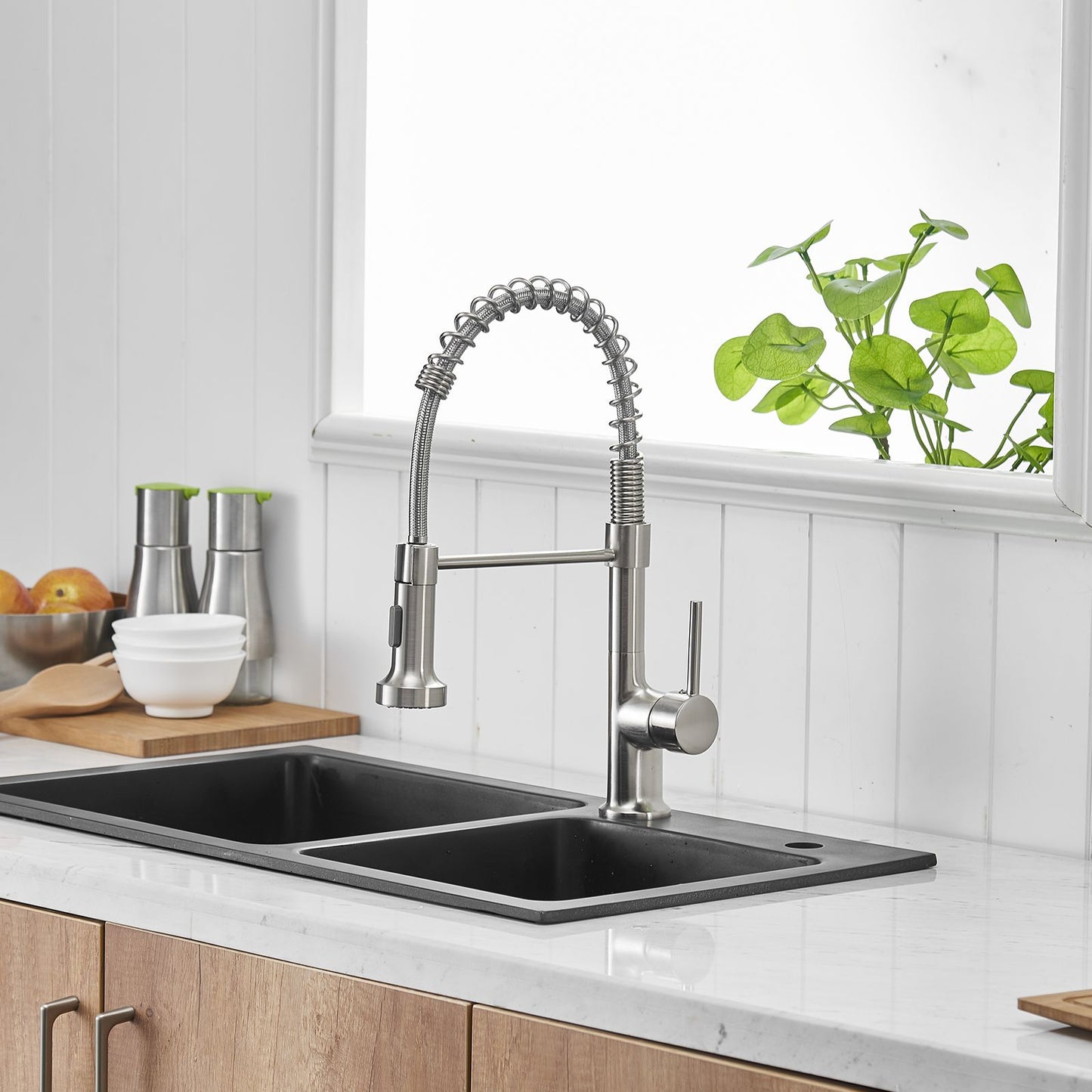 Commercial Kitchen Faucet with Pull Down Sprayer, Single Handle Single Lever Kitchen Sink Faucet image 4