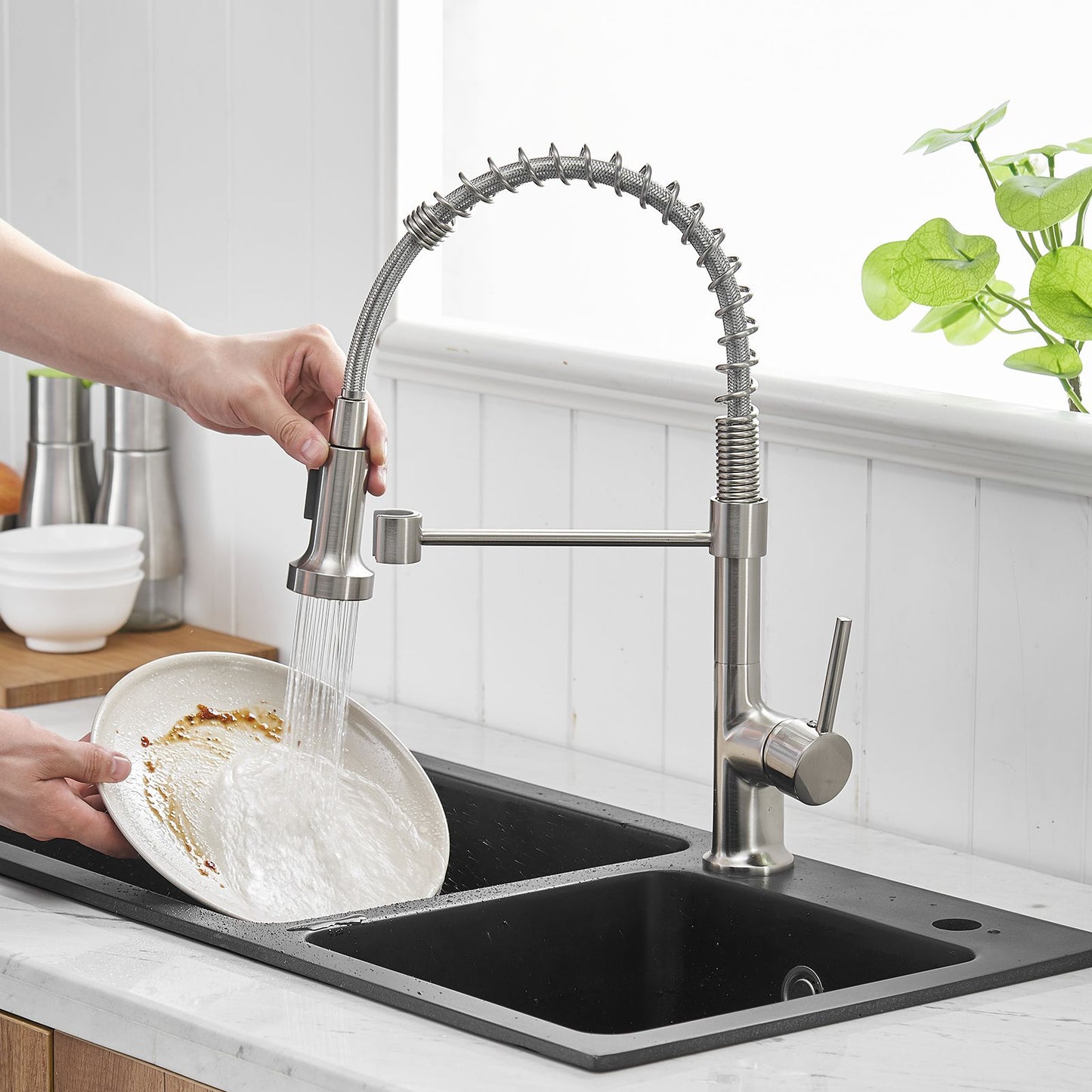 Commercial Kitchen Faucet with Pull Down Sprayer, Single Handle Single Lever Kitchen Sink Faucet image 3