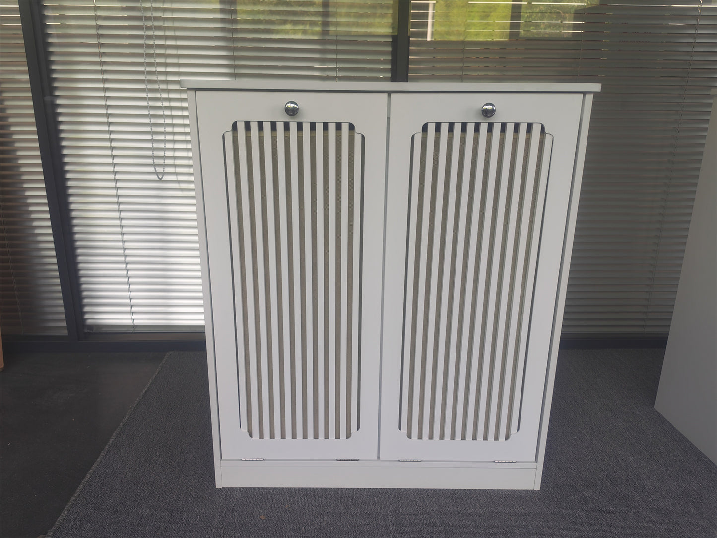 Flip-top louvered laundry basket cabinet, household double-section fabric laundry storage cabinet, balcony and bathroom floor-standing storage cabinet, white. image 3