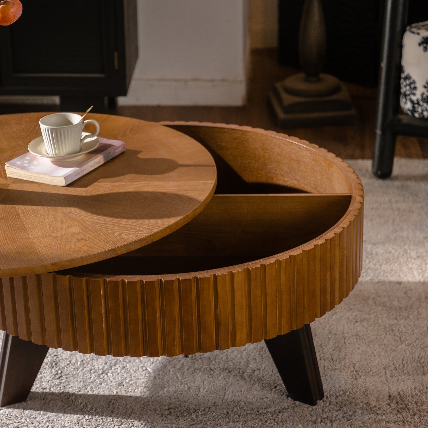 31.5" Retro Round Coffee Table with Storage Space, Suitable for Living Room and Office, Natural image 4