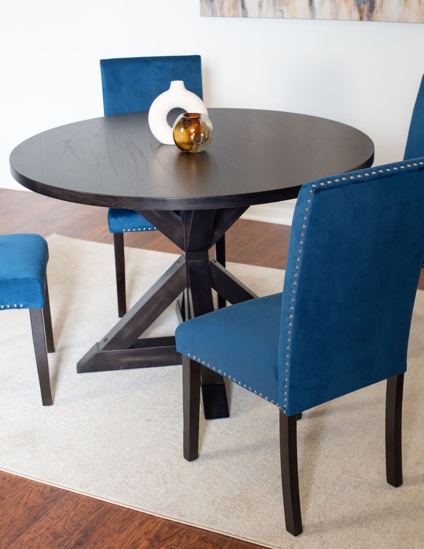 Enbridge 5-piece Dining Set, Cross-Buck Dining Table with 4 Stylish Chairs image 3