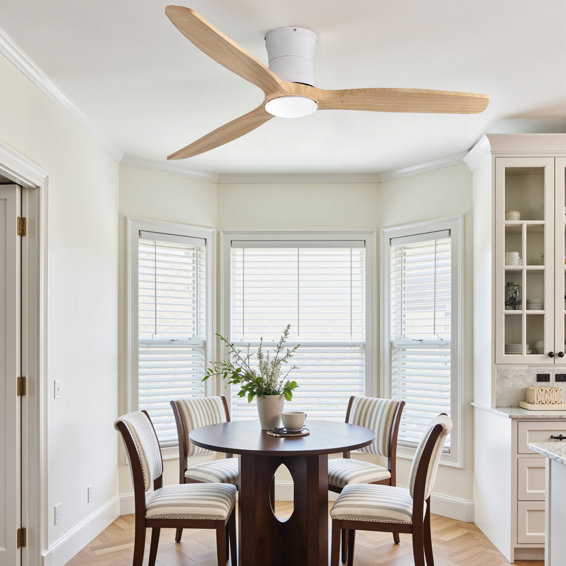 52-inch ceiling fan with light, DC reversible motor, timer (1/4/8 hours),Light with memory function image 3