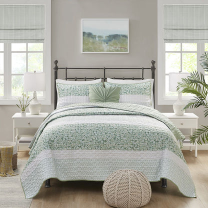Full/Queen 4 Piece Seersucker Quilt Set with Throw Pillow image 2