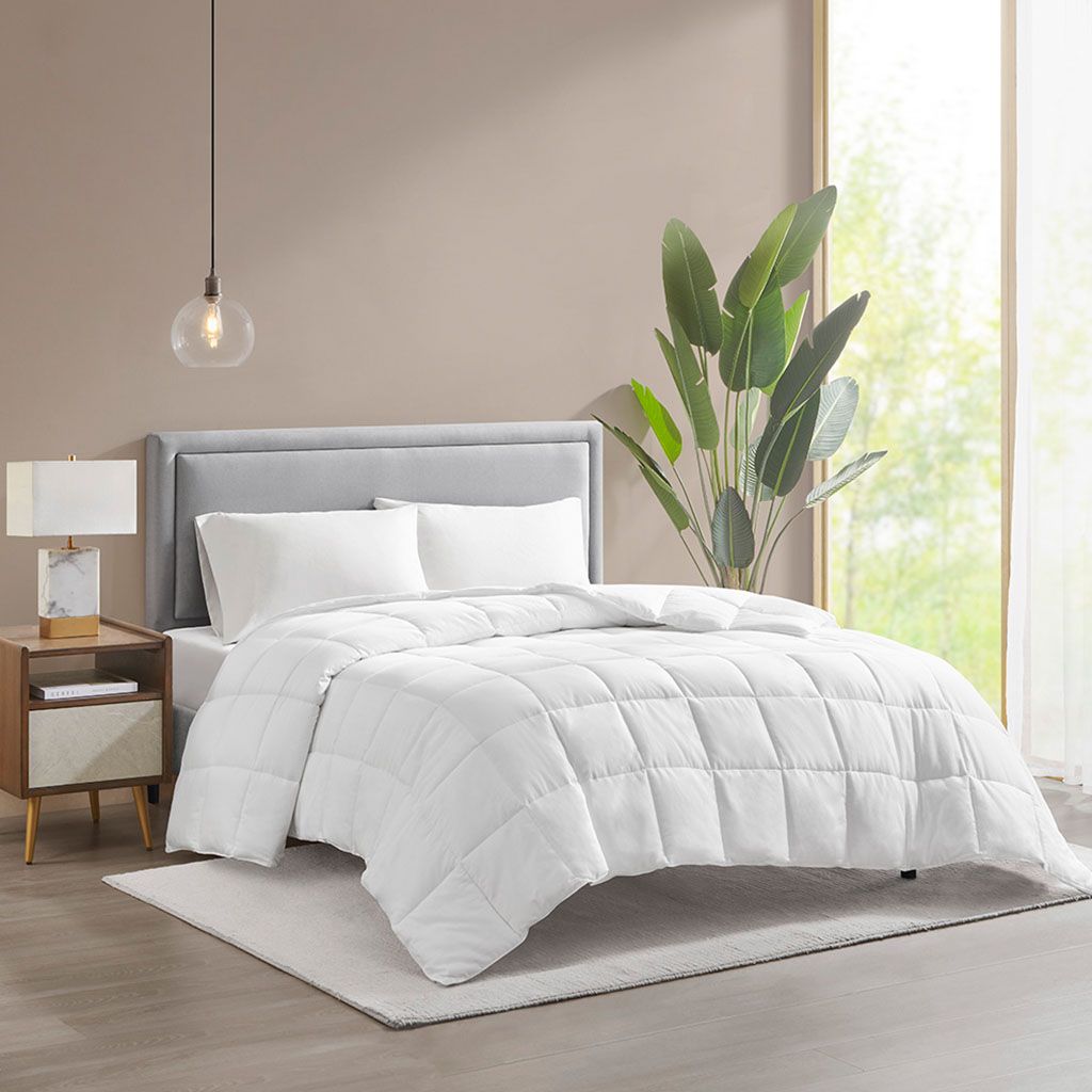 Full/Queen Cotton Down Alternative Featherless Comforter image 1