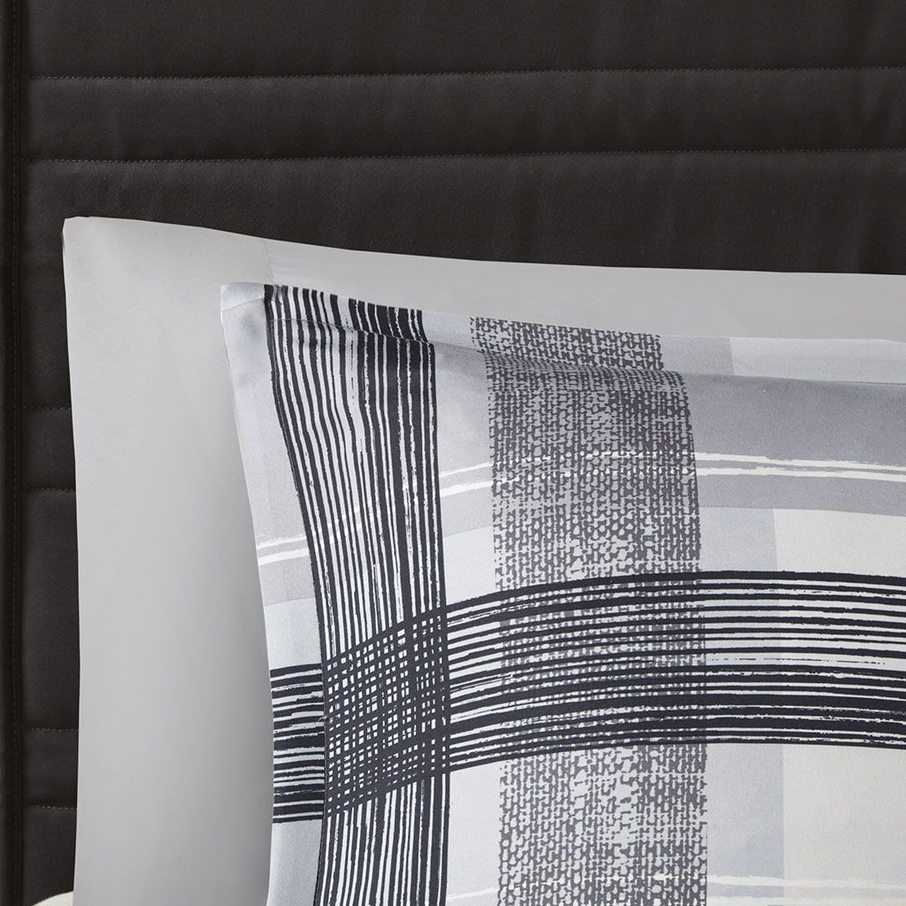 Full/Queen Plaid Comforter Set image 4