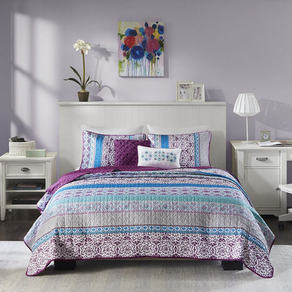 Full/Queen Reversible Quilt Set with Throw Pillows image 8