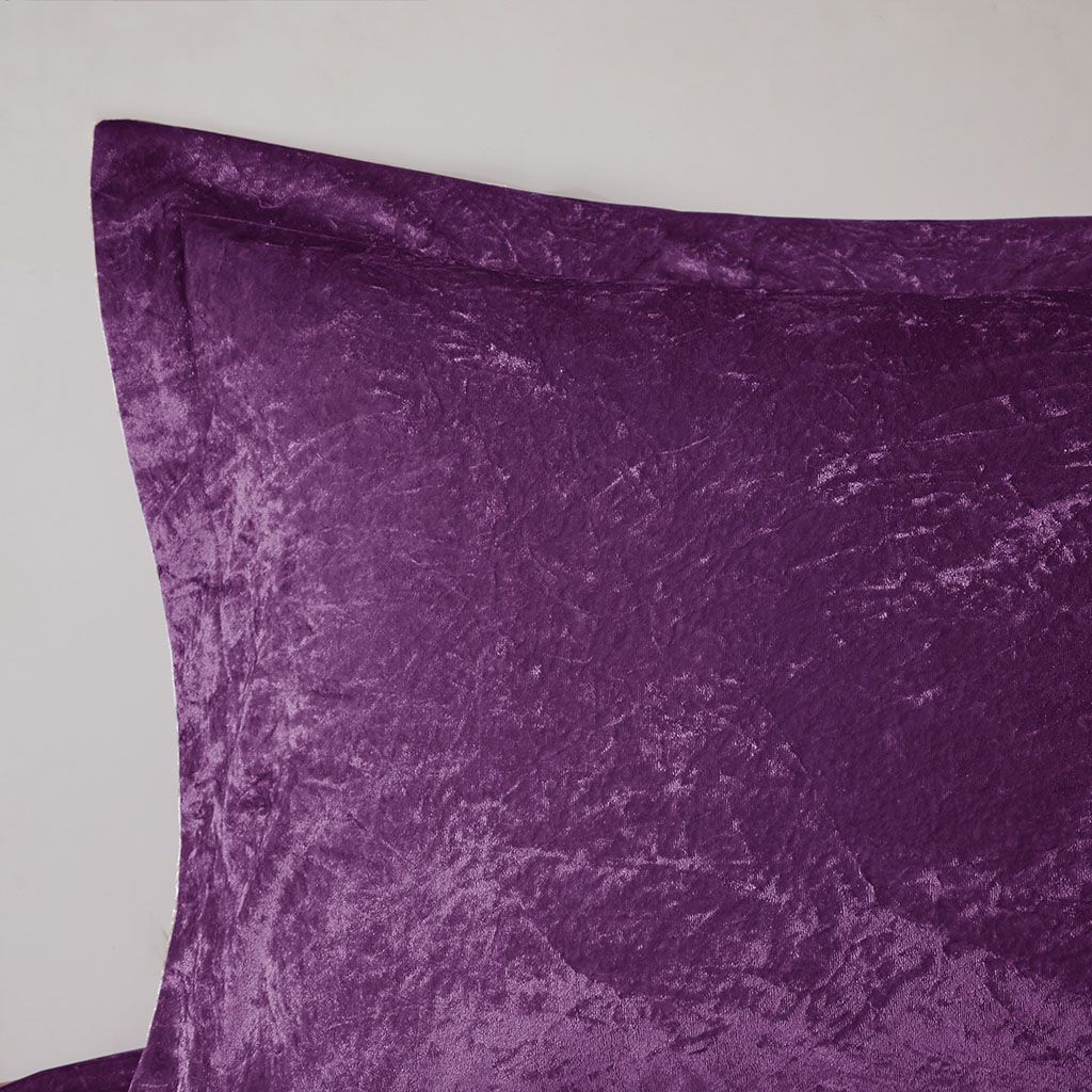 Full/Queen Velvet Comforter Set with Throw Pillow image 2