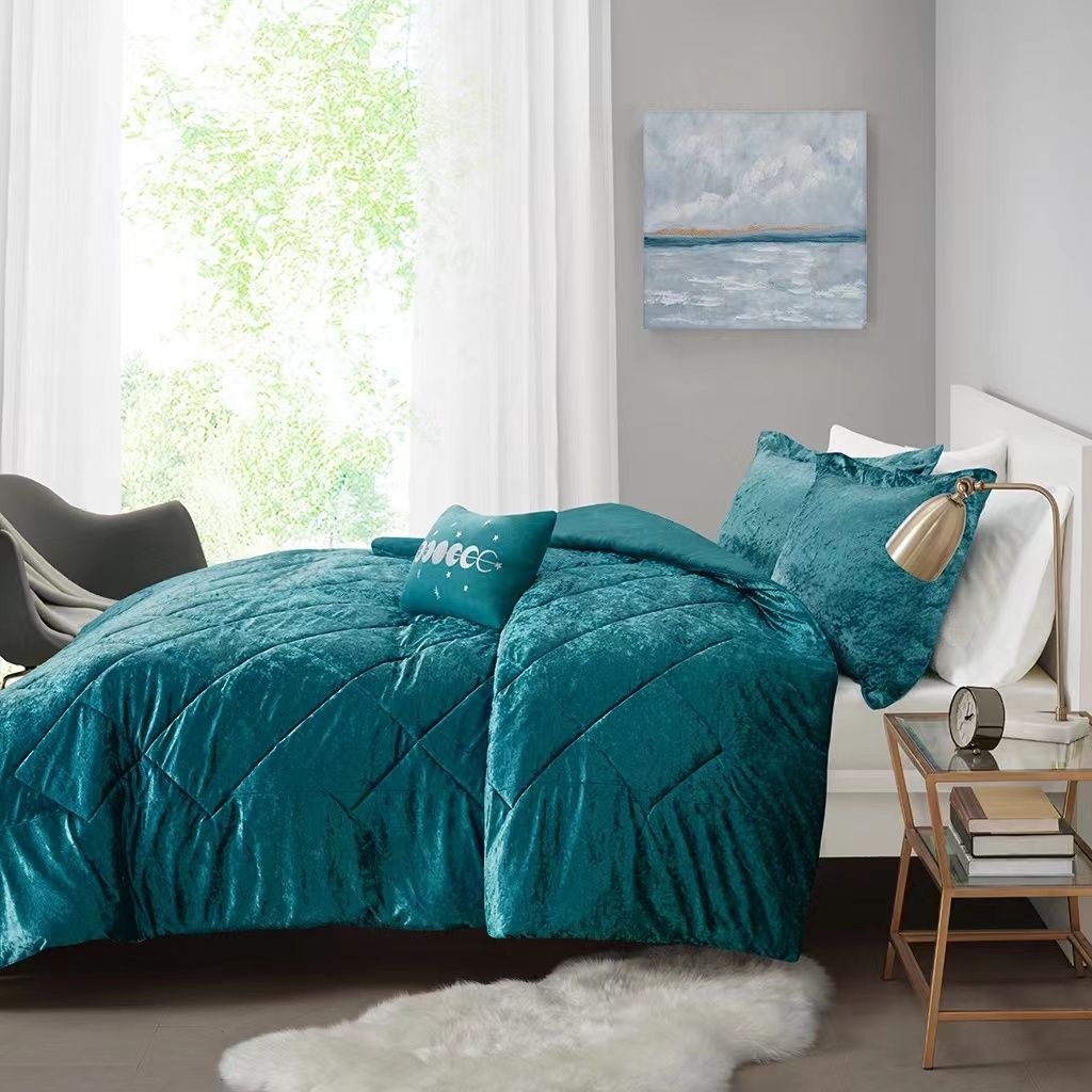 Full/Queen Velvet Duvet Cover Set with Throw Pillow image 14