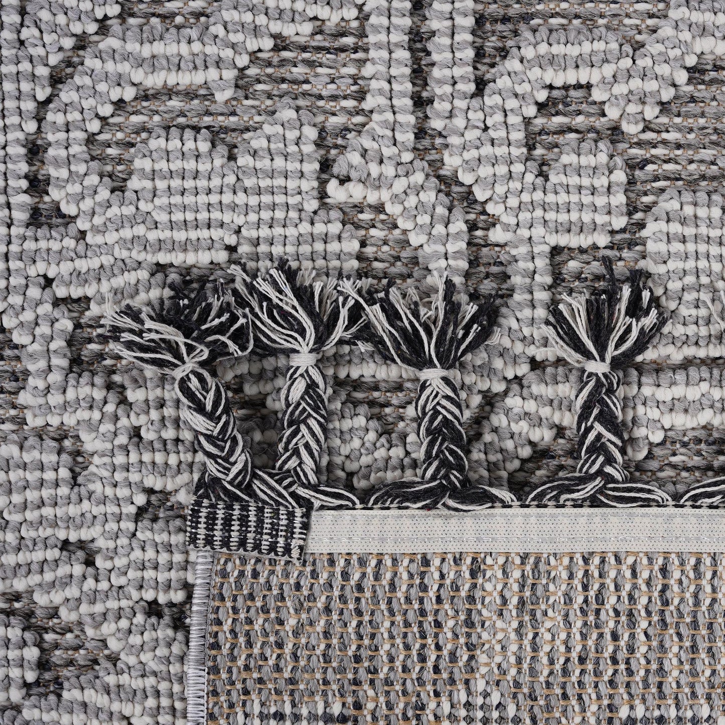Guros Collection 4X6 Gray / White / Medallion Indoor / Outdoor Area Rug image 5