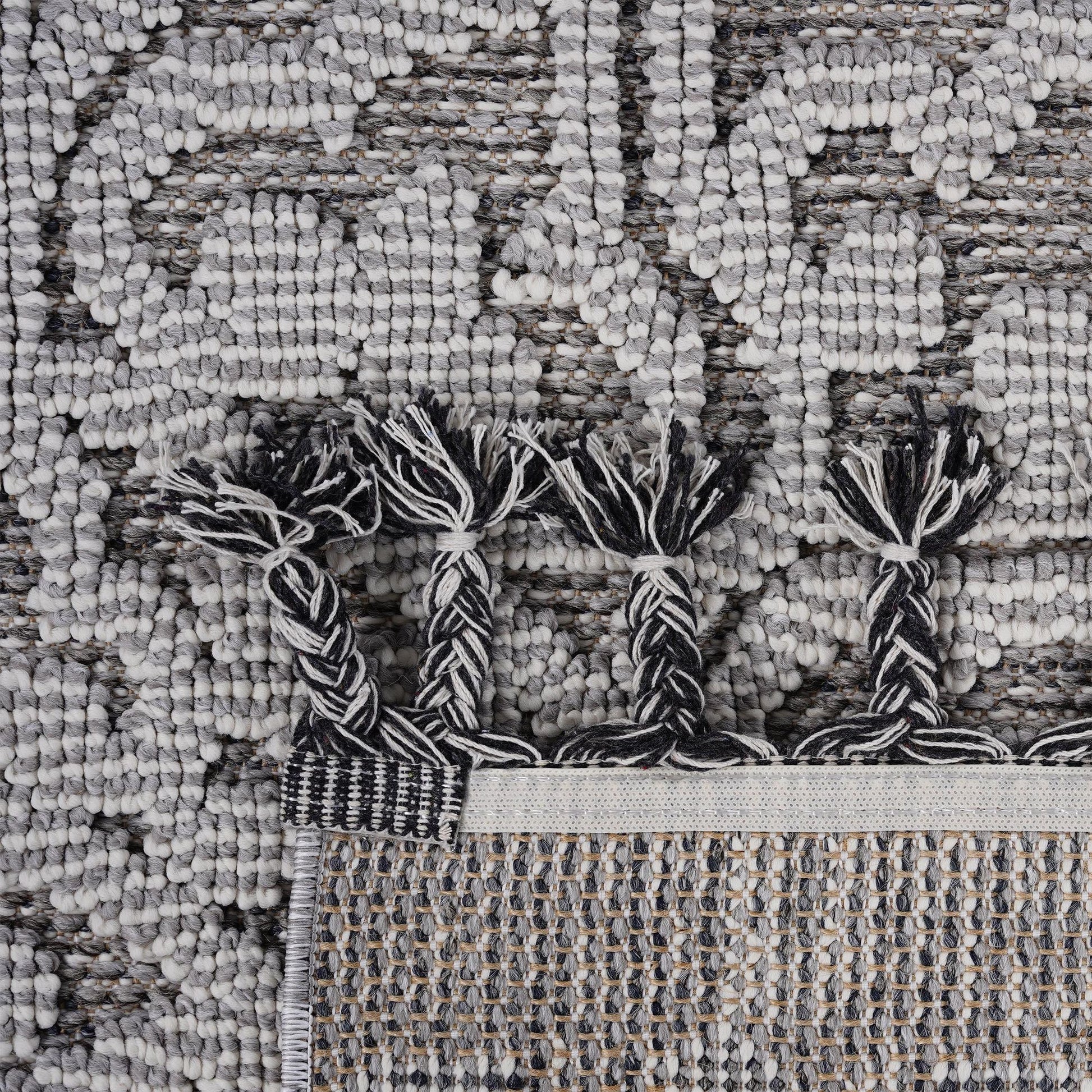 Guros Collection 4X6 Gray / White / Medallion Indoor / Outdoor Area Rug image 5