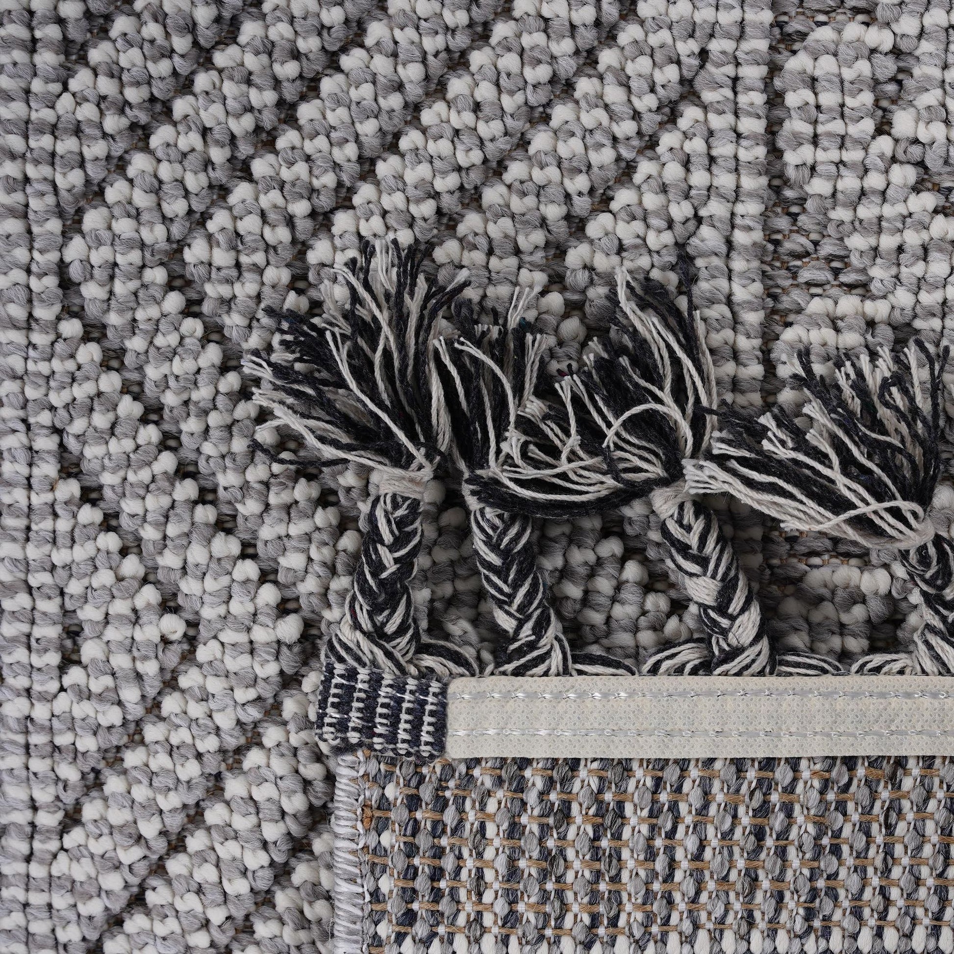 Guros Collection 5X7 Grey / White / Geometric Indoor / Outdoor Area Rug image 5