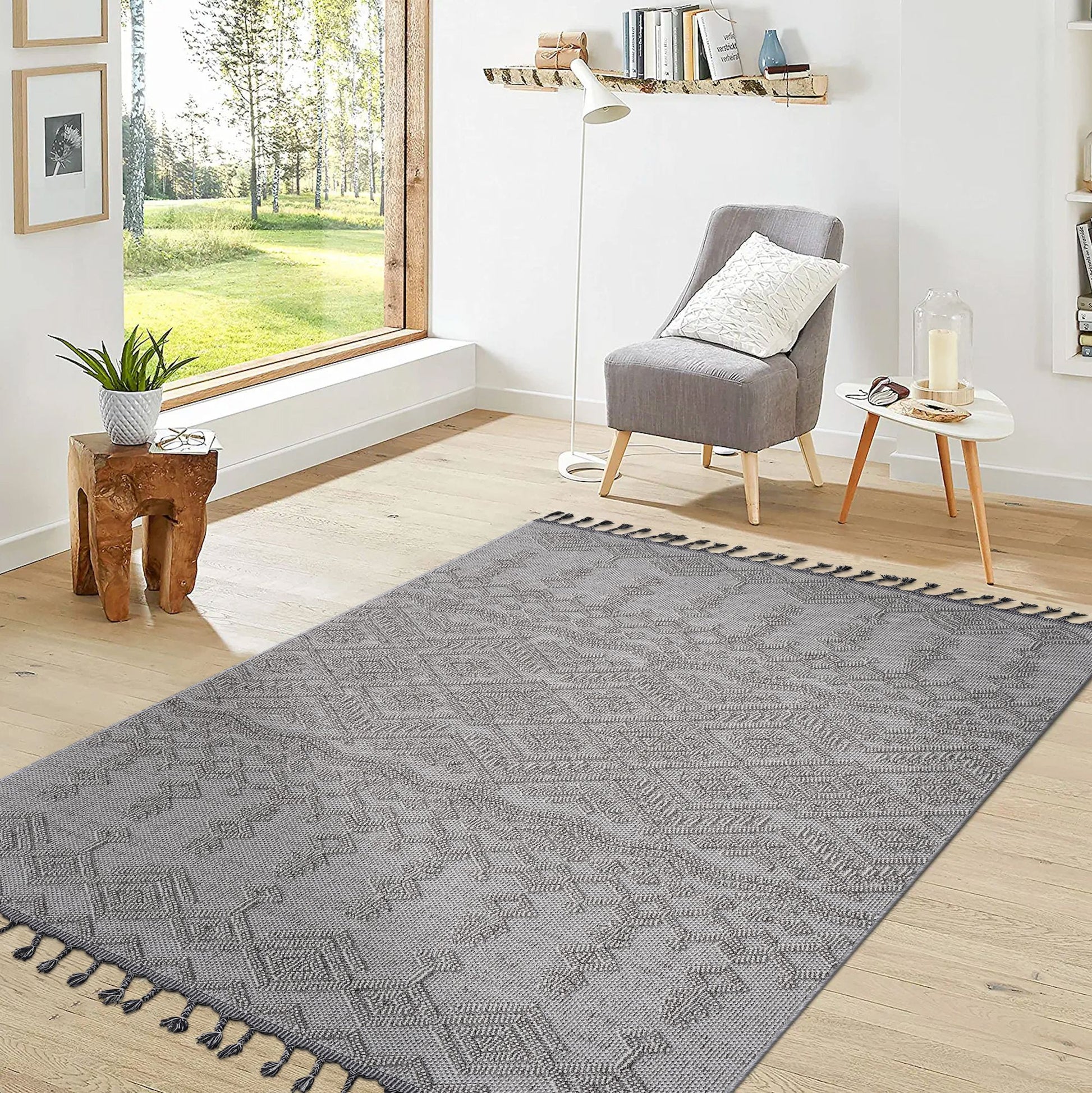 Guros Collection 6X9 White / White / Traditional Indoor / Outdoor Area Rug image 2